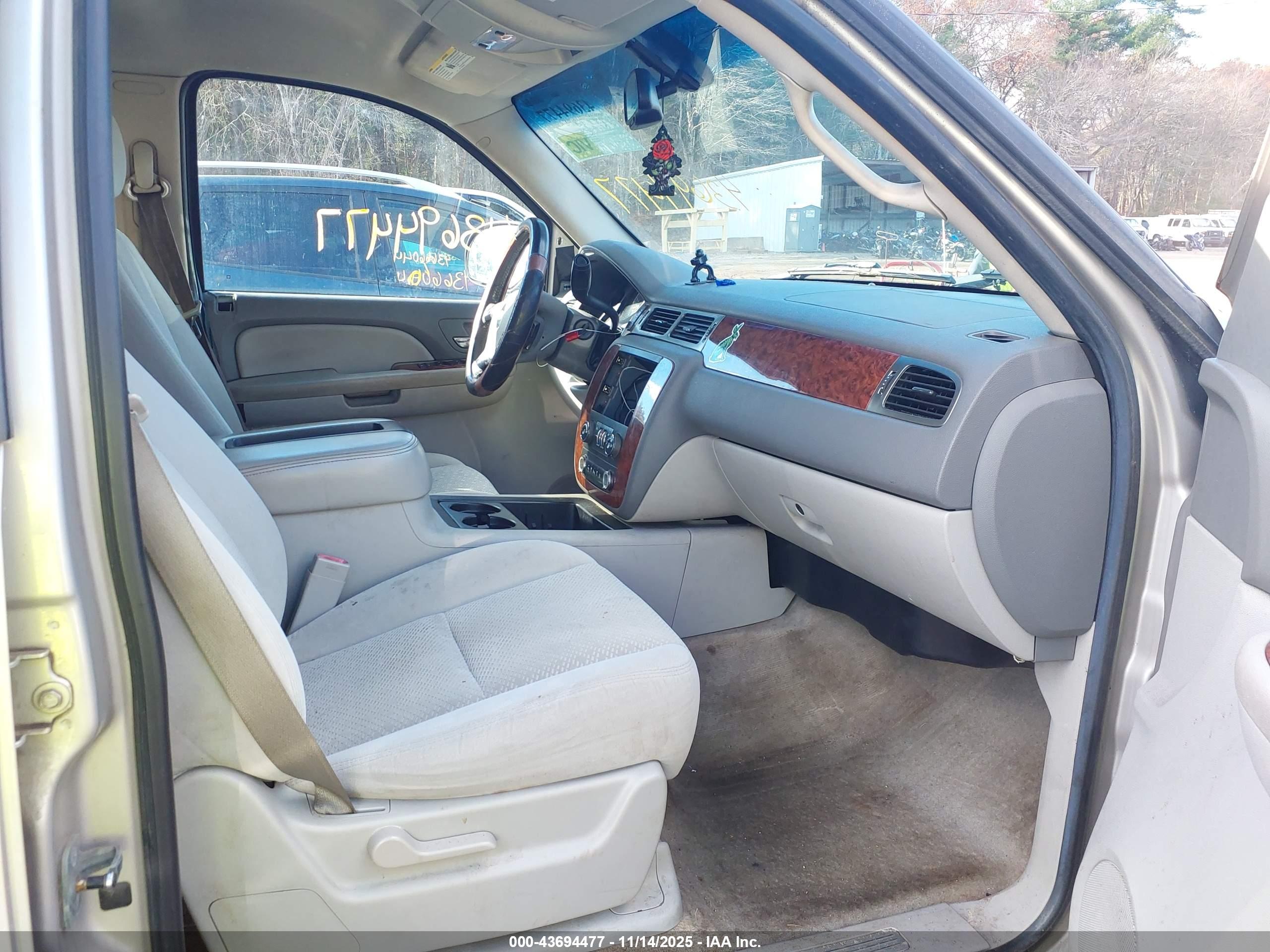 CHEVROLET AVALANCHE image 5