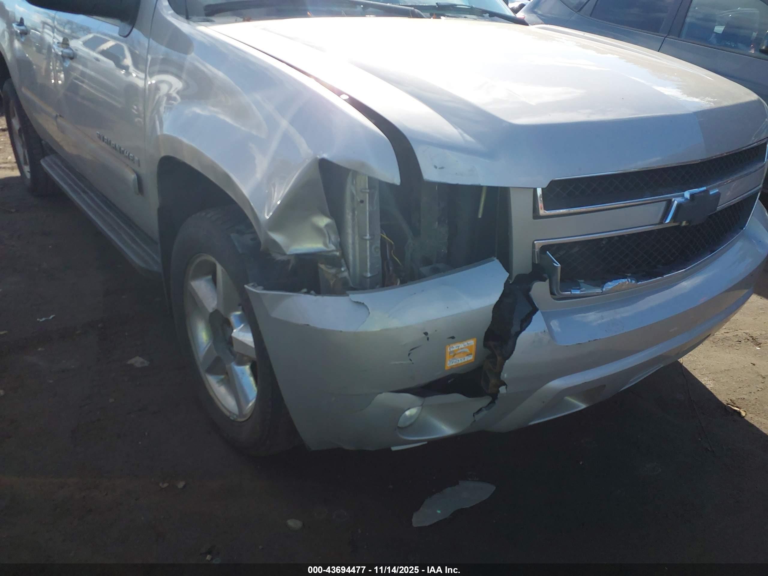 CHEVROLET AVALANCHE image 6
