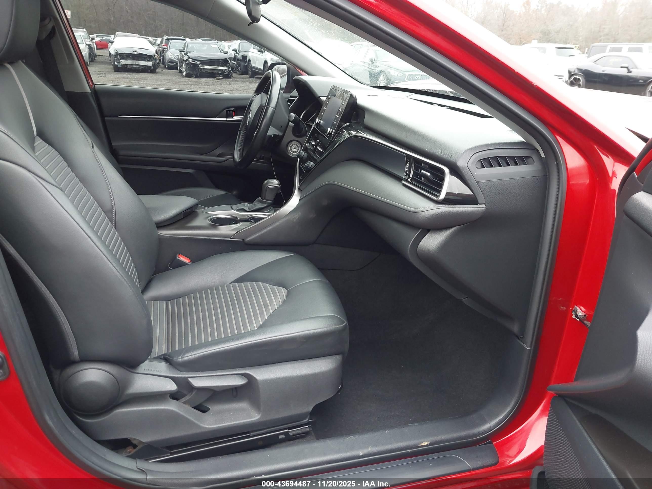 TOYOTA CAMRY image 5