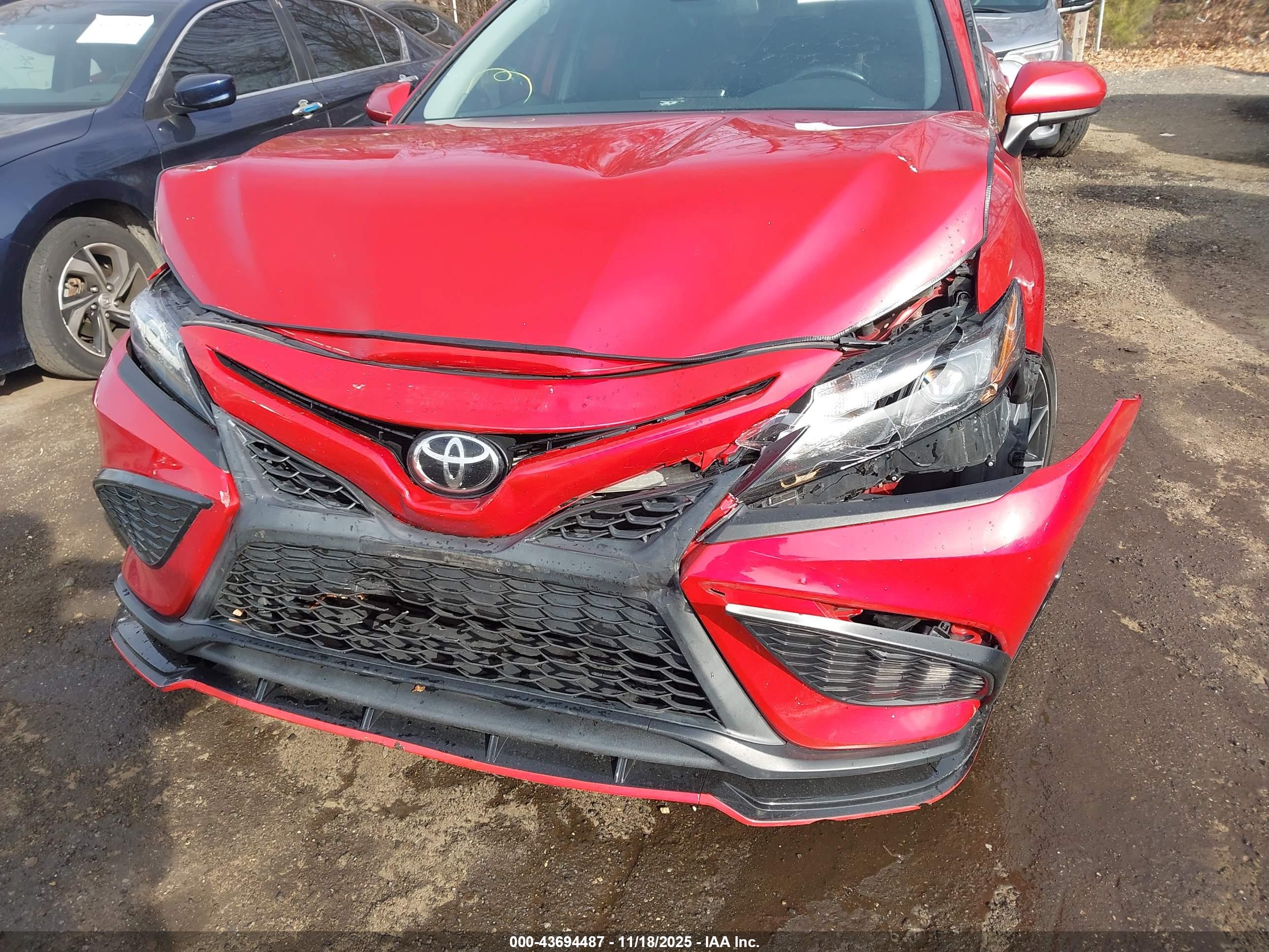 TOYOTA CAMRY image 6