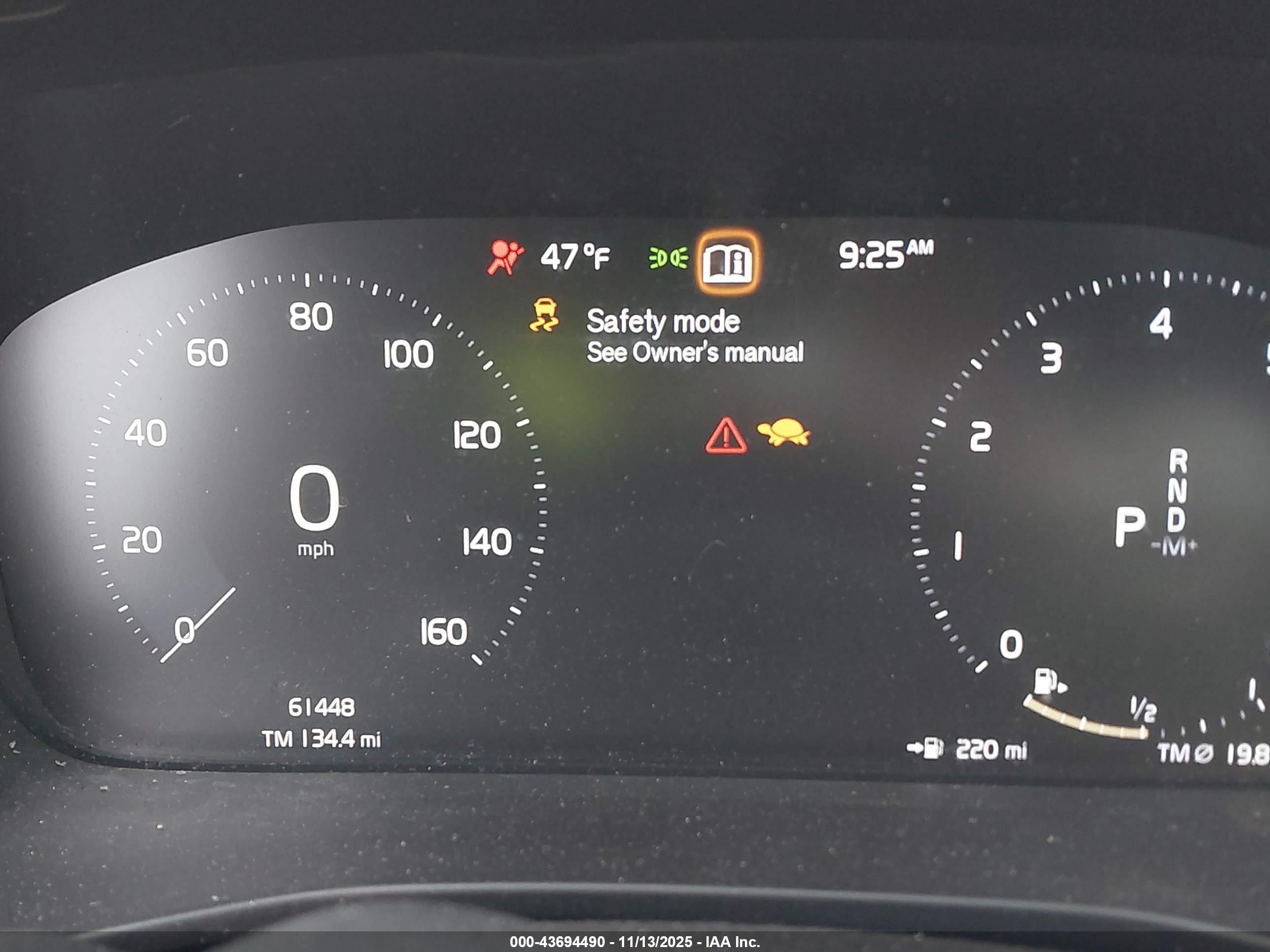 VOLVO XC40 image 7