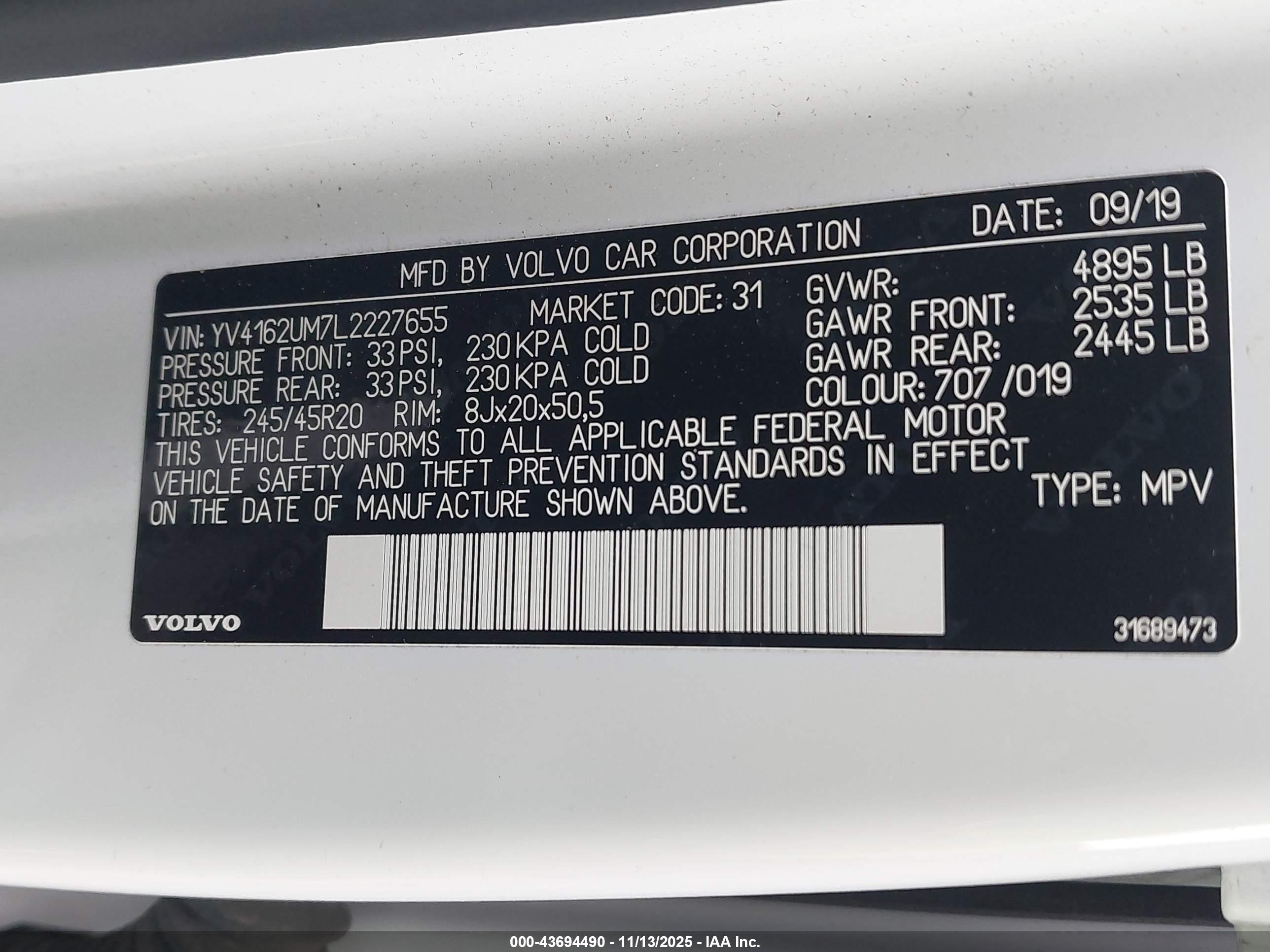 VOLVO XC40 image 9
