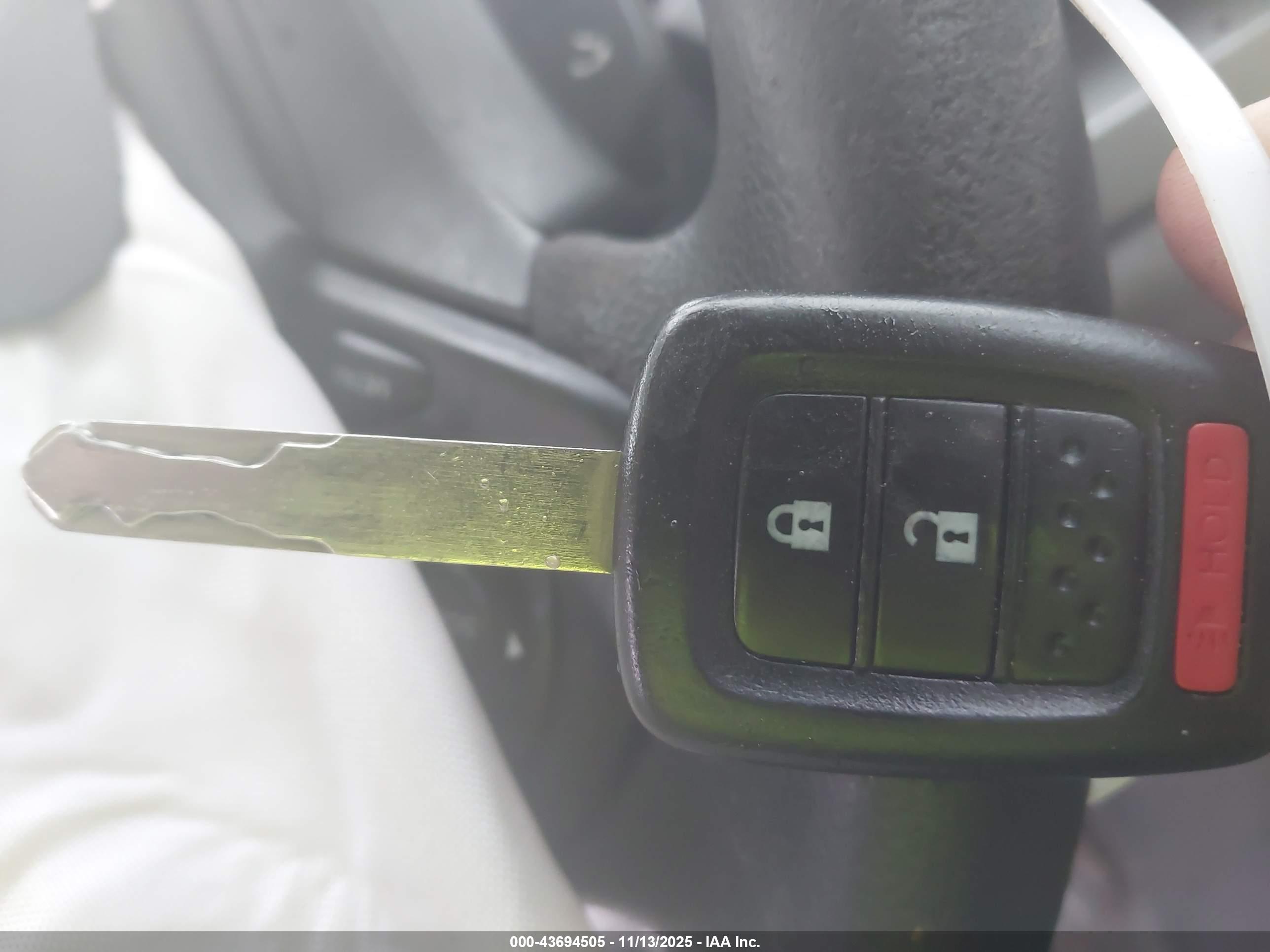 HONDA CR-V image 11