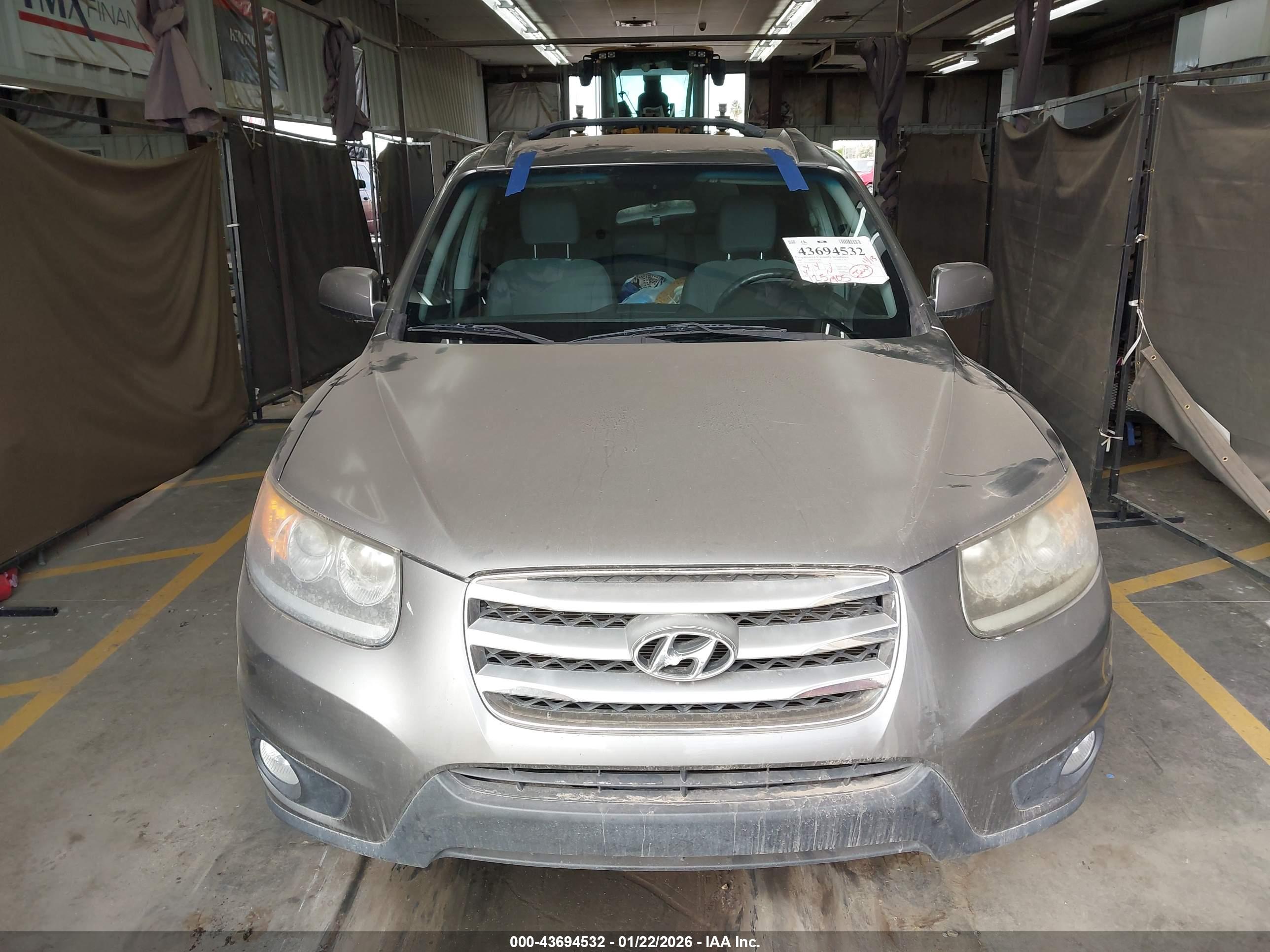 HYUNDAI SANTA image 6