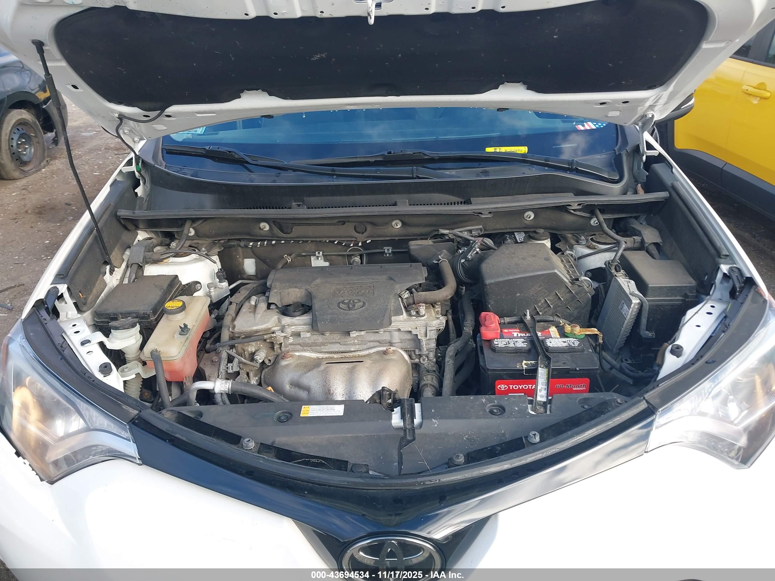 TOYOTA RAV4 image 10