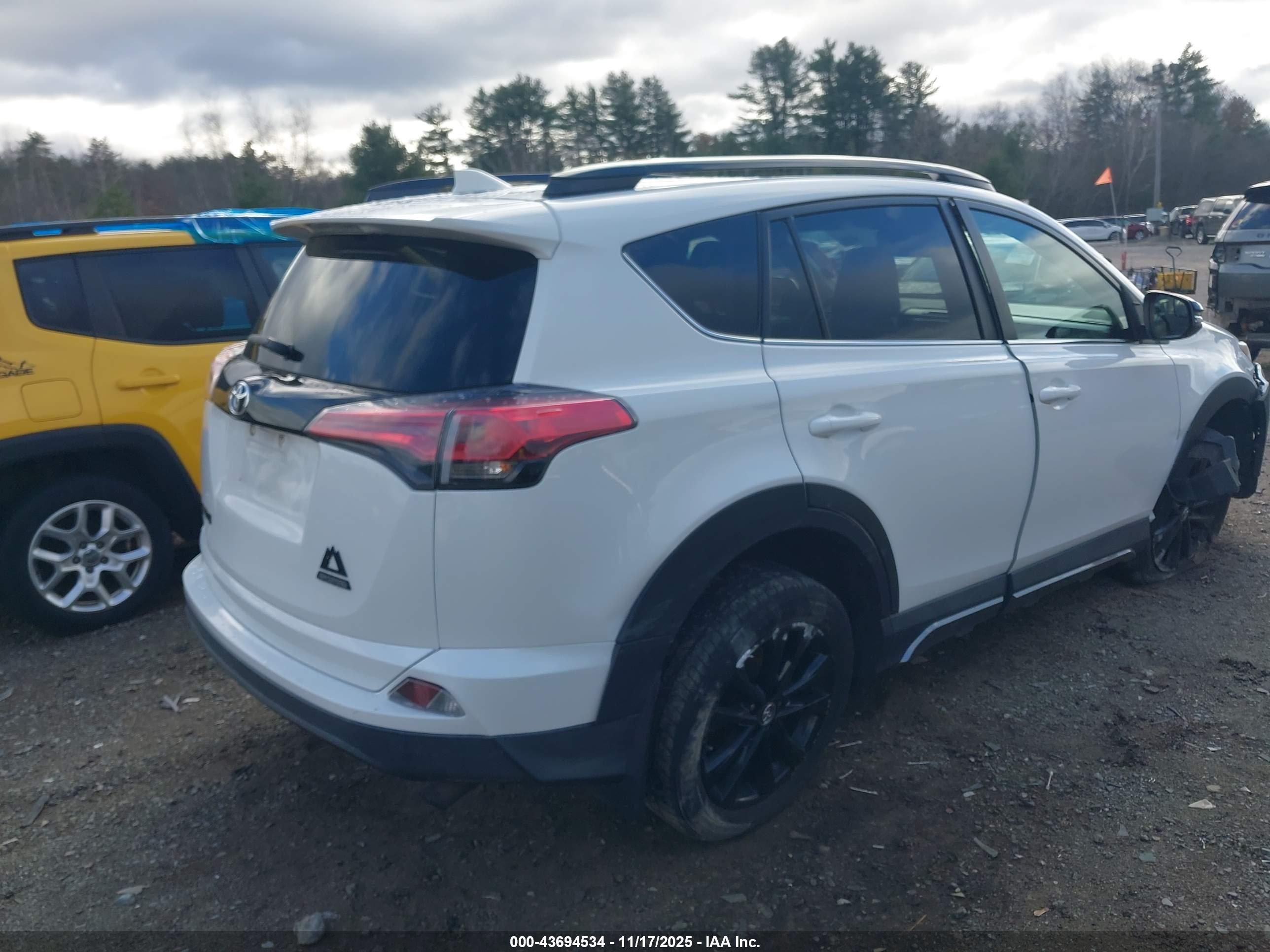 TOYOTA RAV4 image 4