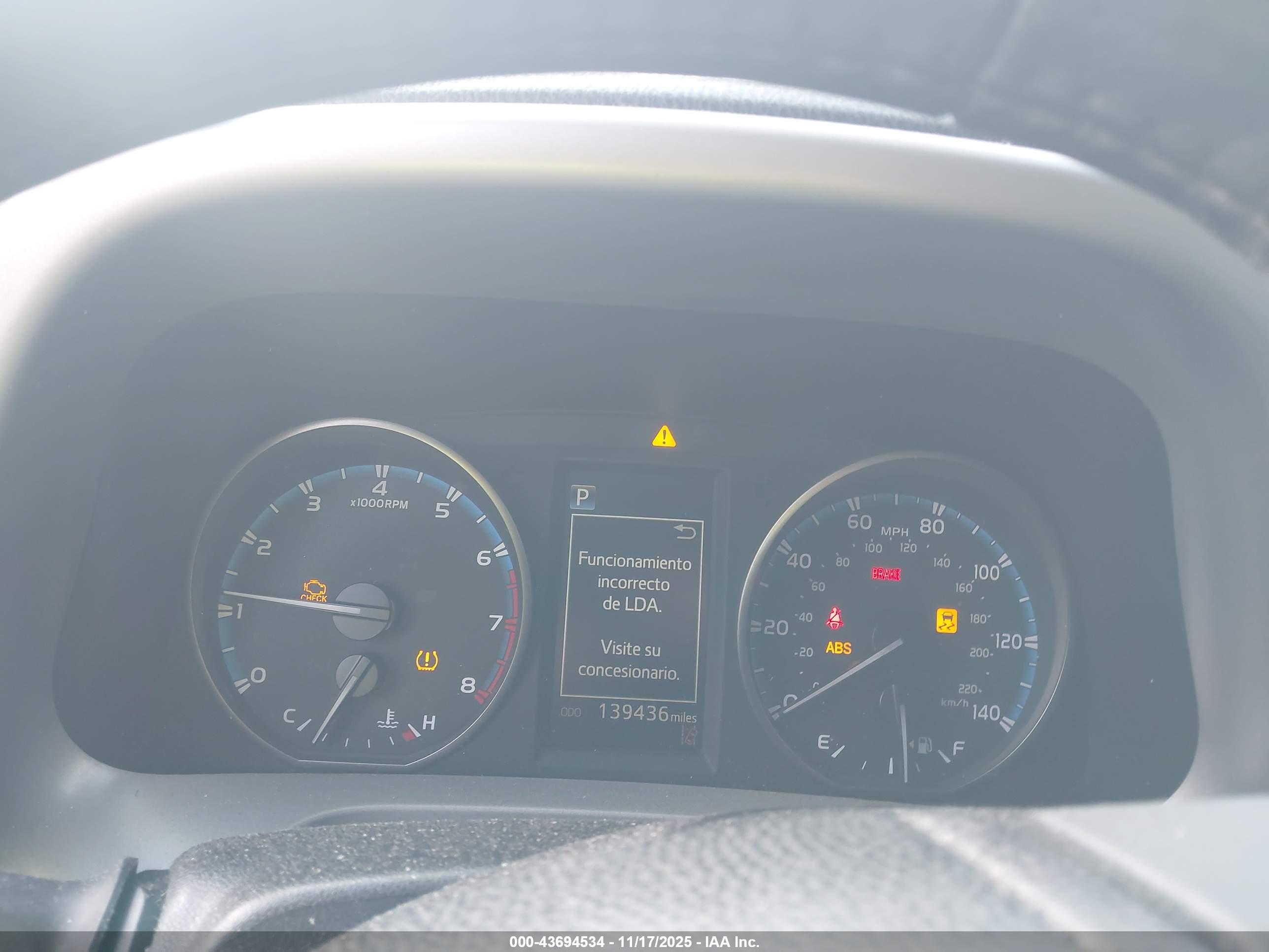 TOYOTA RAV4 image 7