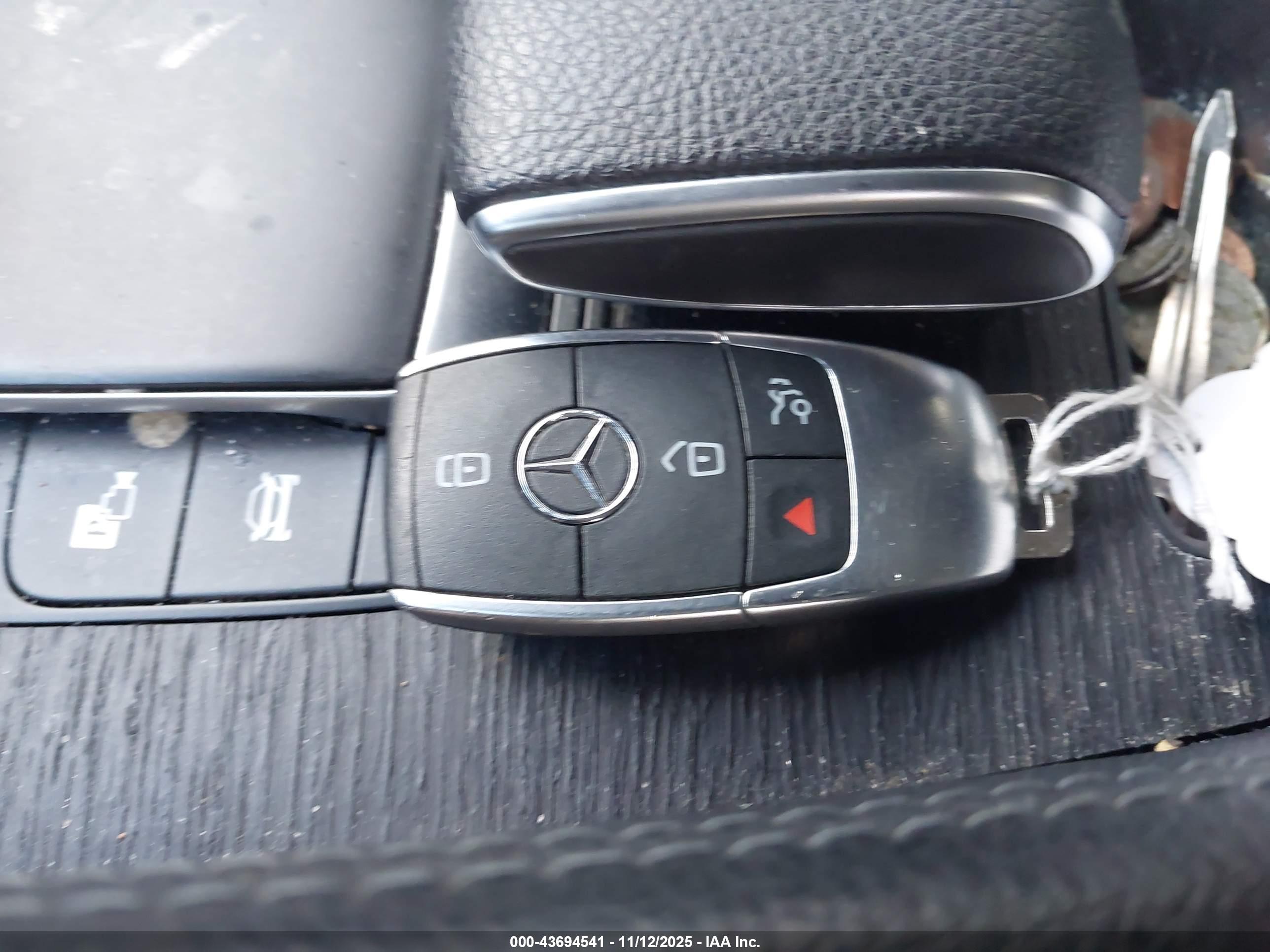 MERCEDES-BENZ GLE image 11