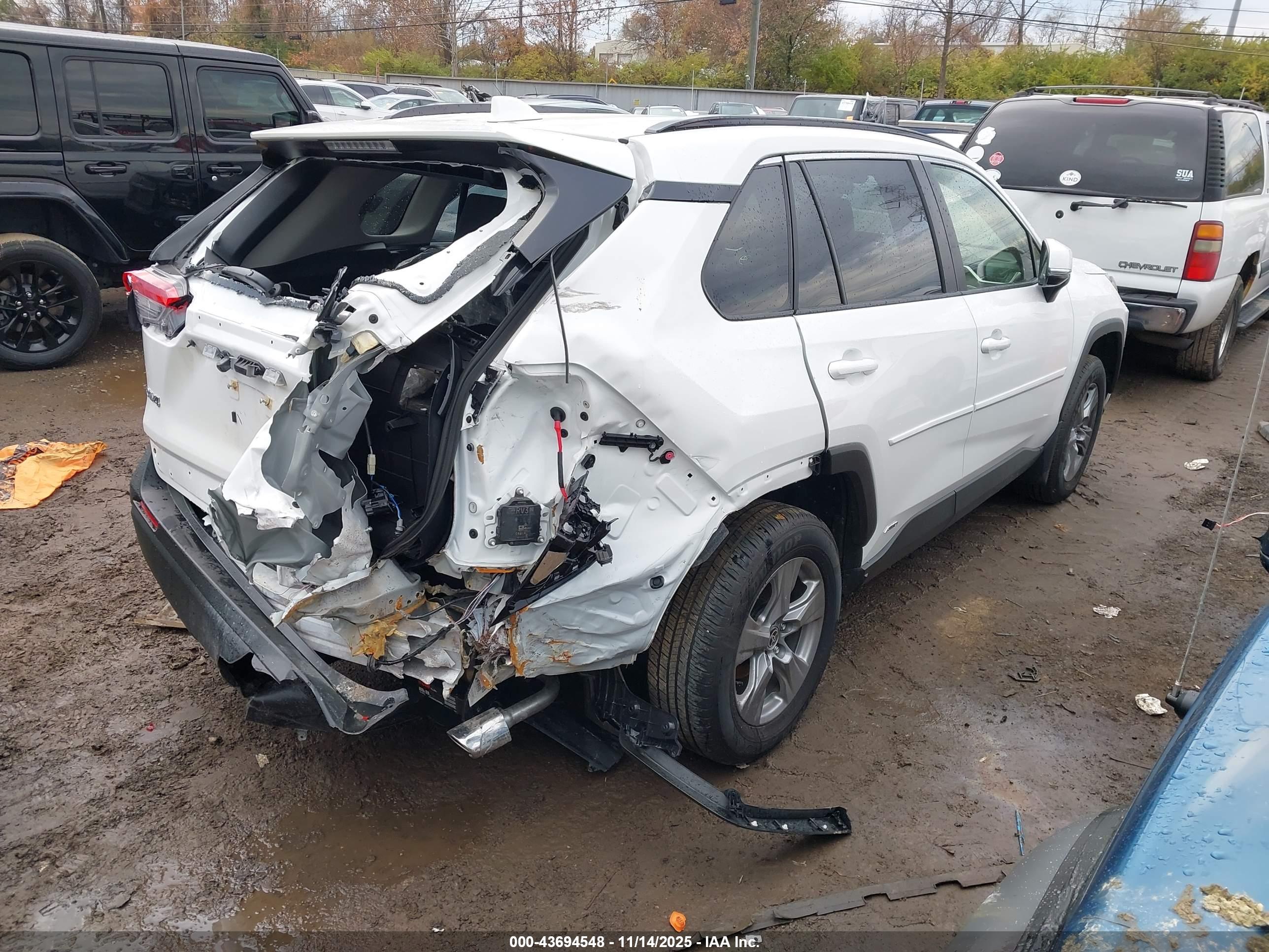 TOYOTA RAV4 image 4