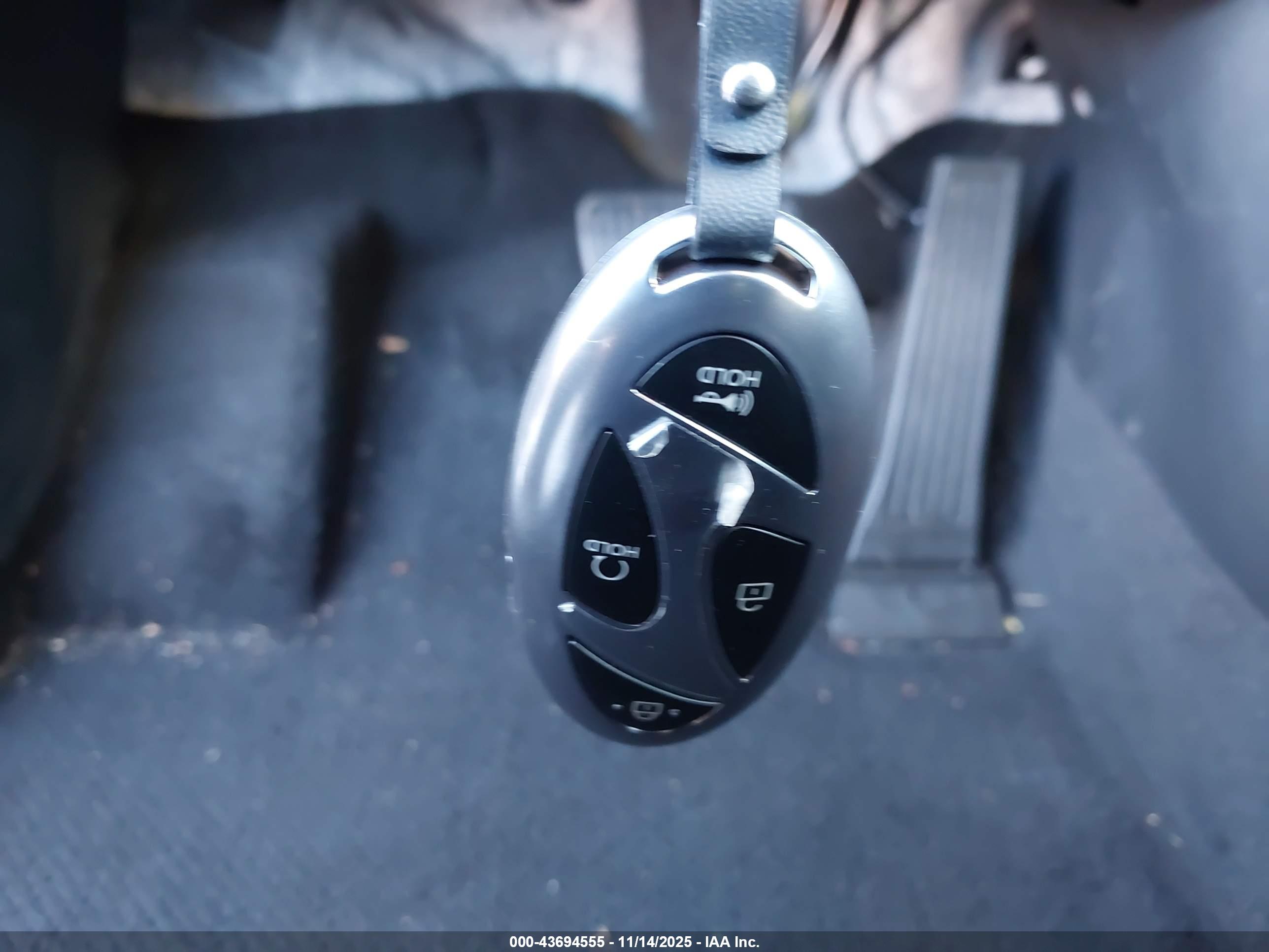 HYUNDAI TUCSON image 11