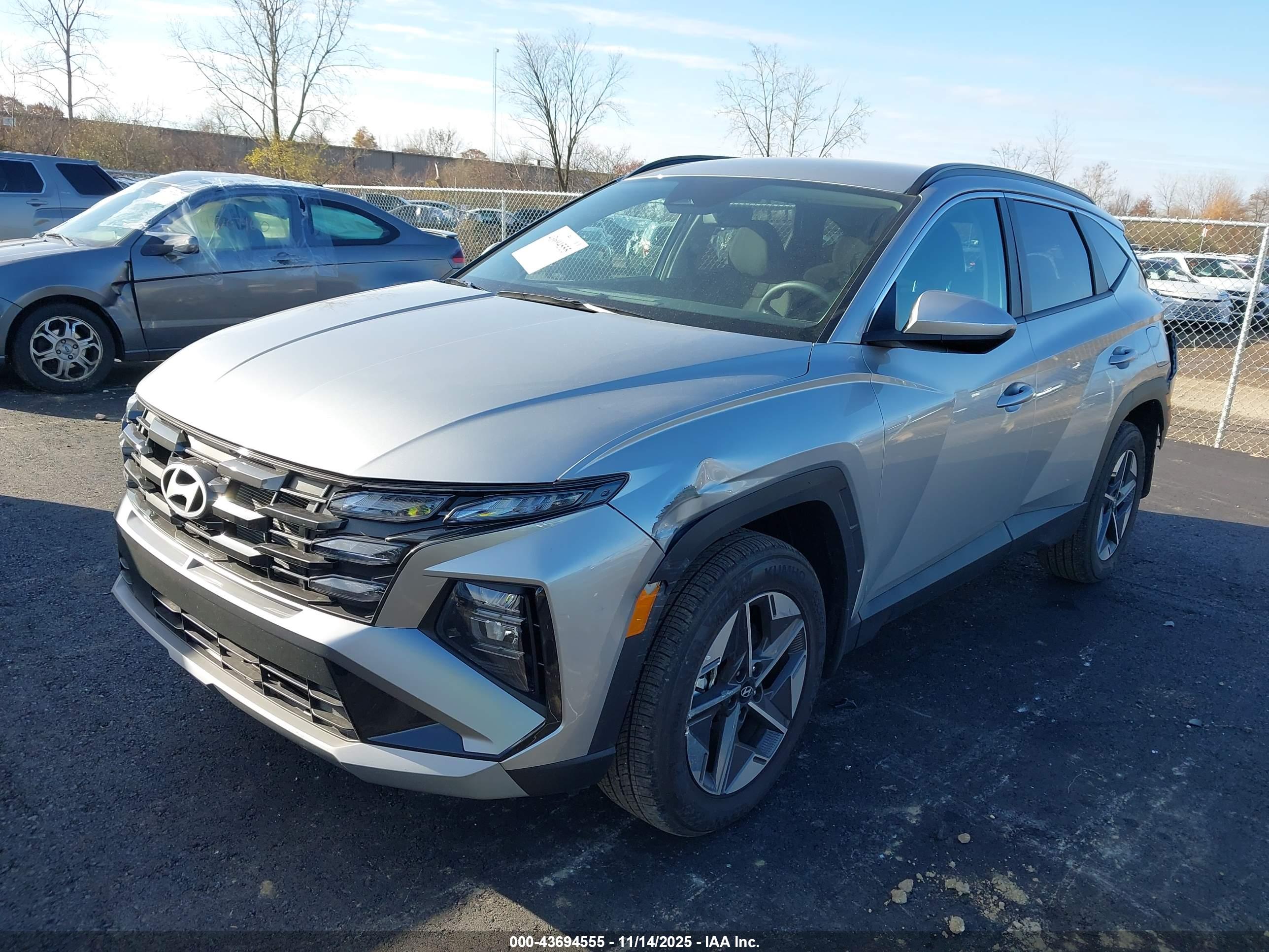 HYUNDAI TUCSON image 2