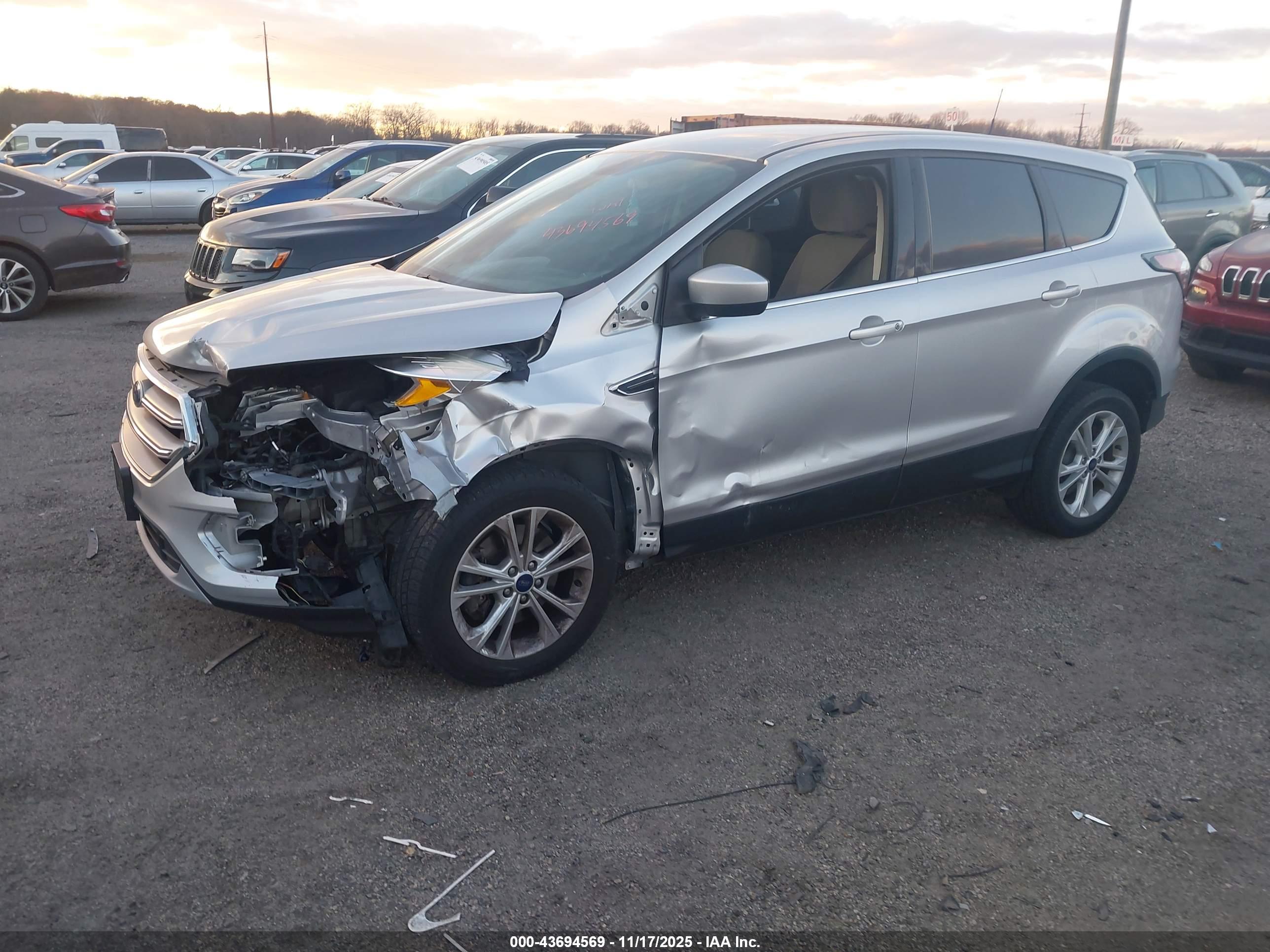 FORD ESCAPE image 2