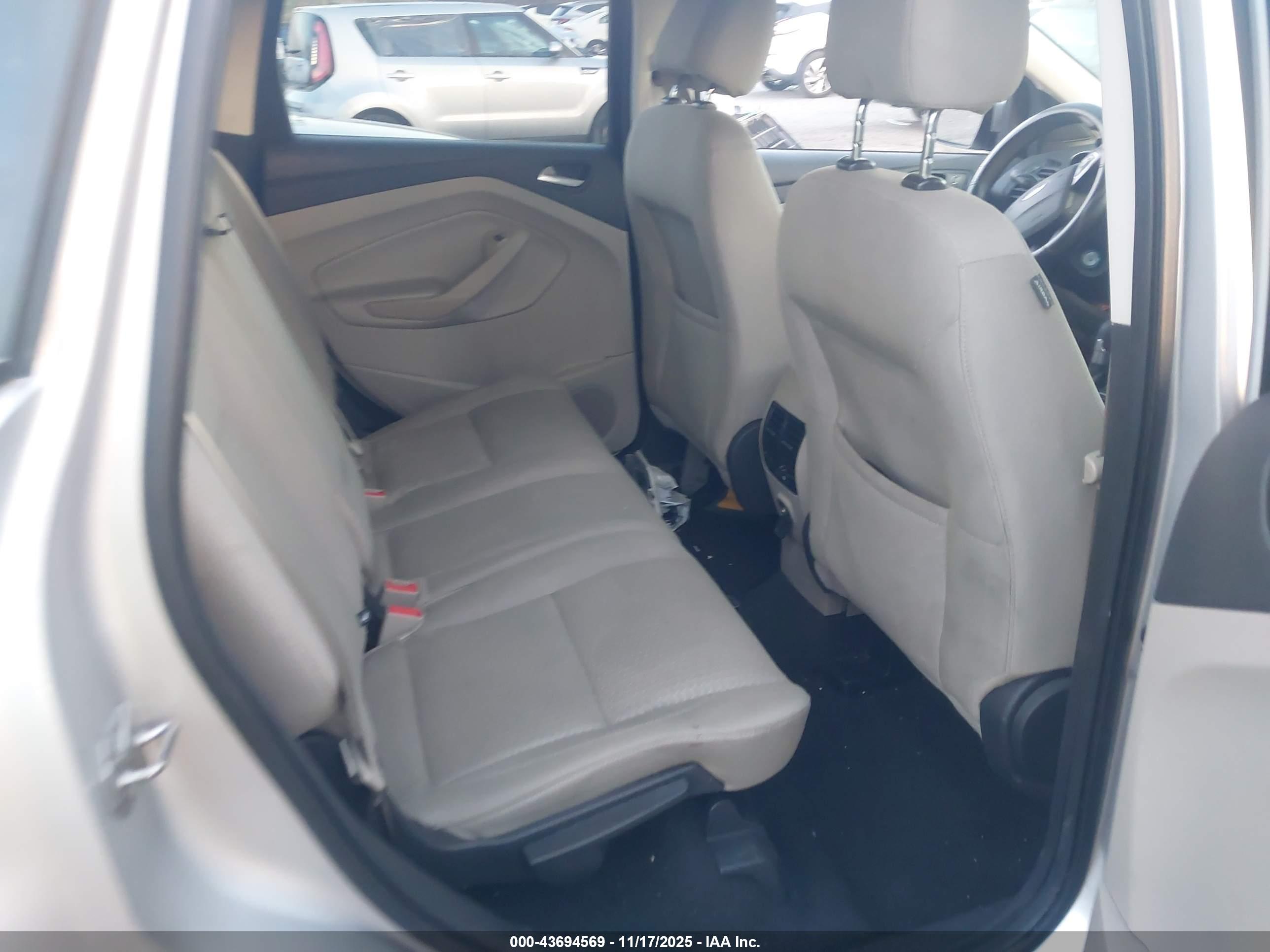 FORD ESCAPE image 8