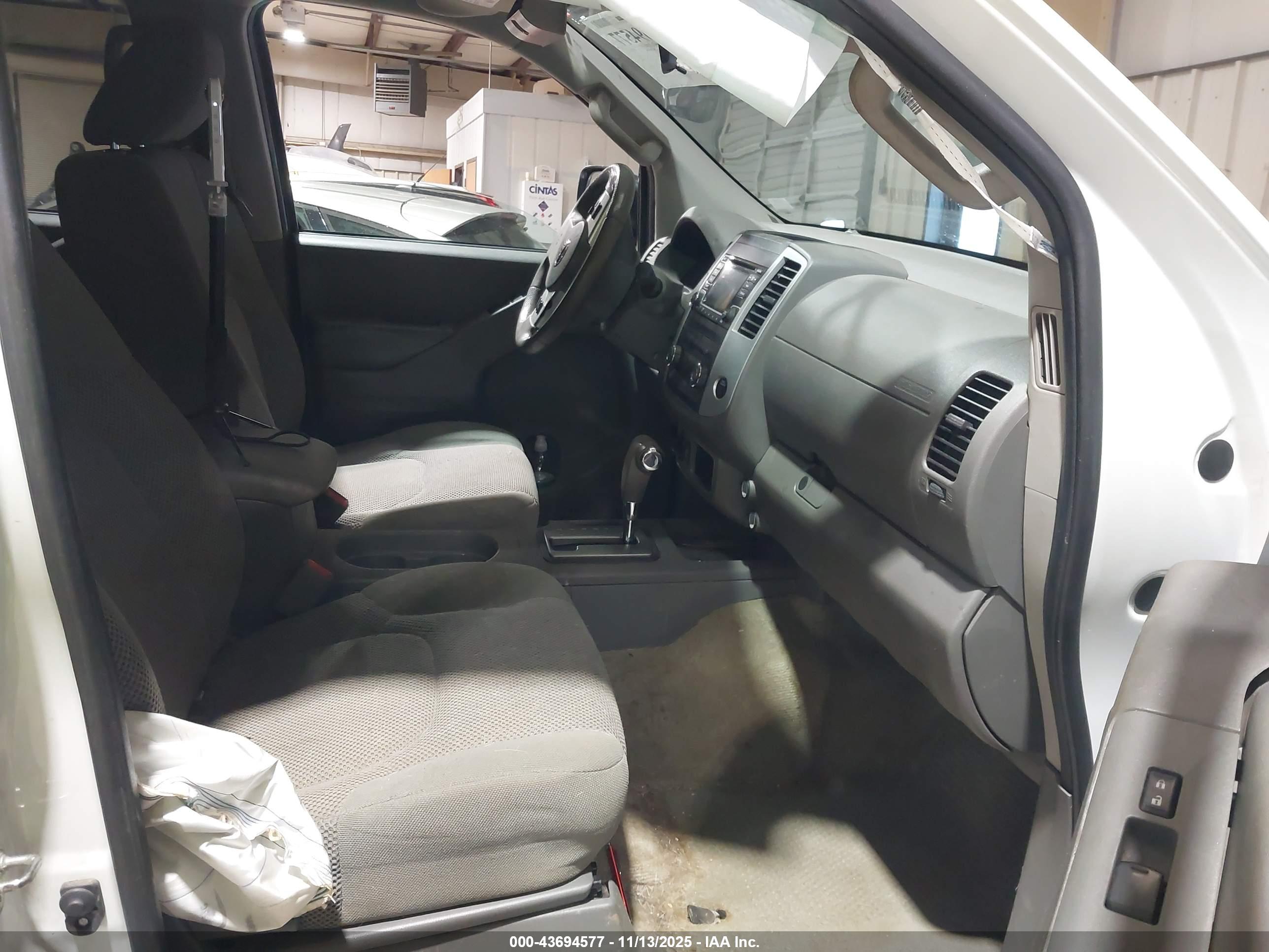 NISSAN FRONTIER image 5