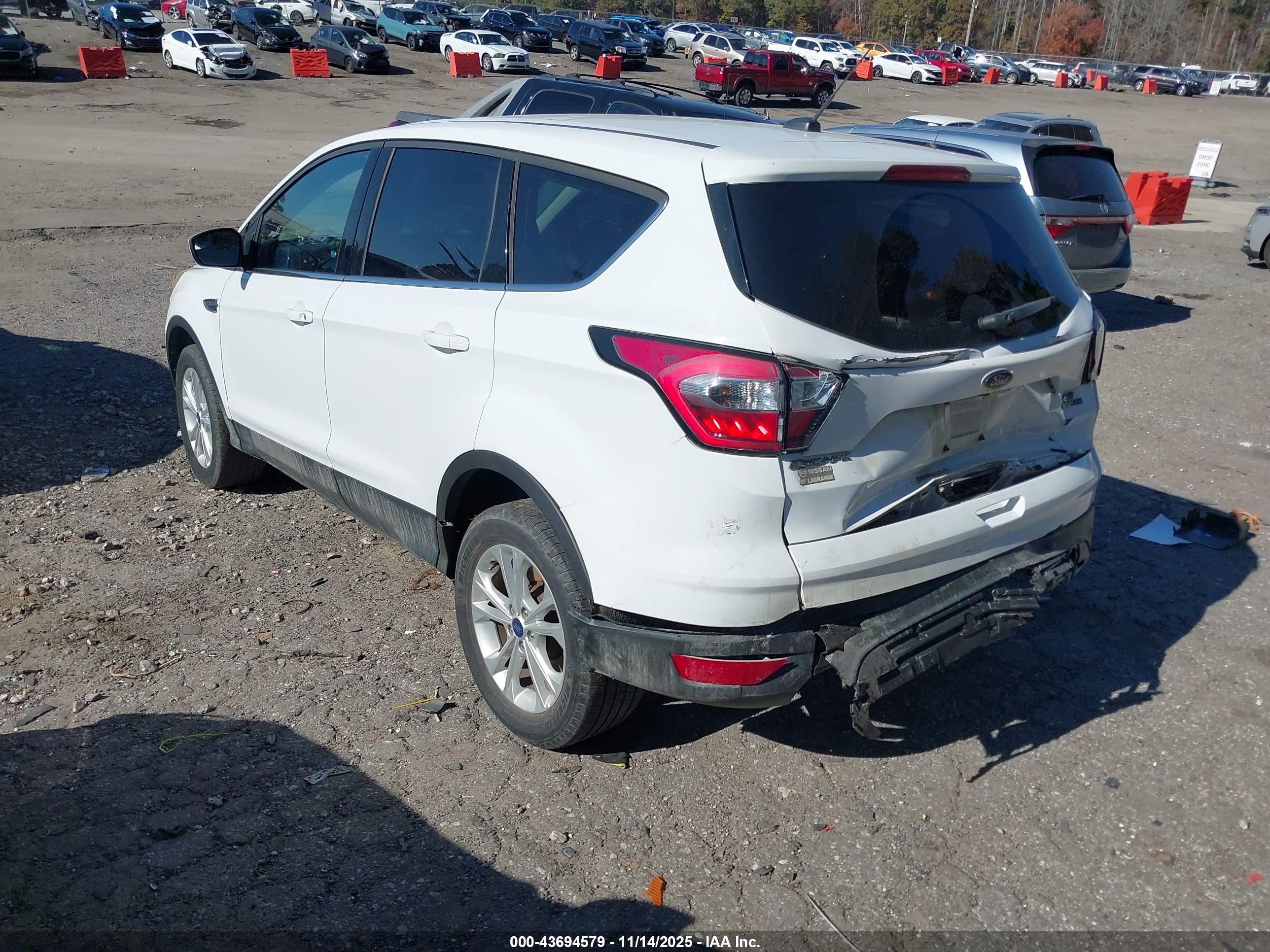 FORD ESCAPE image 3