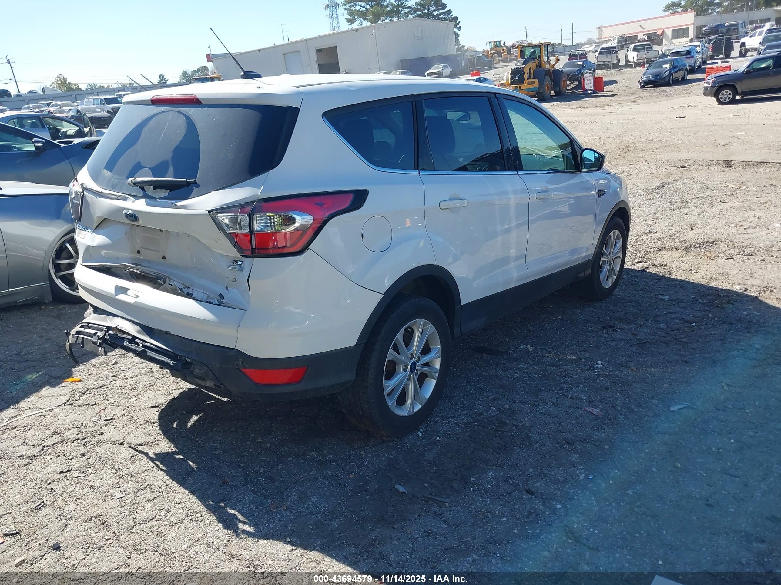 FORD ESCAPE image 4