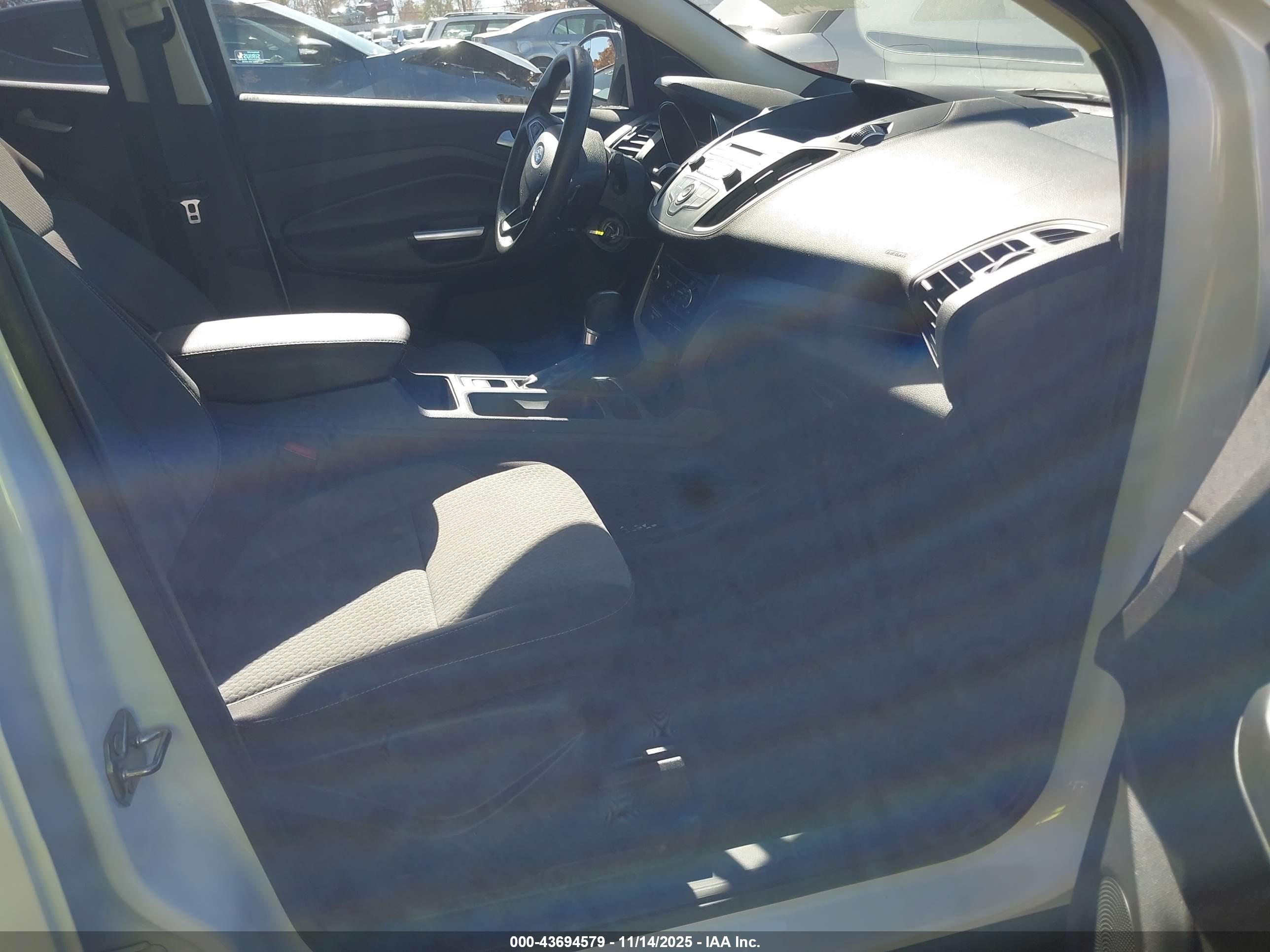 FORD ESCAPE image 5