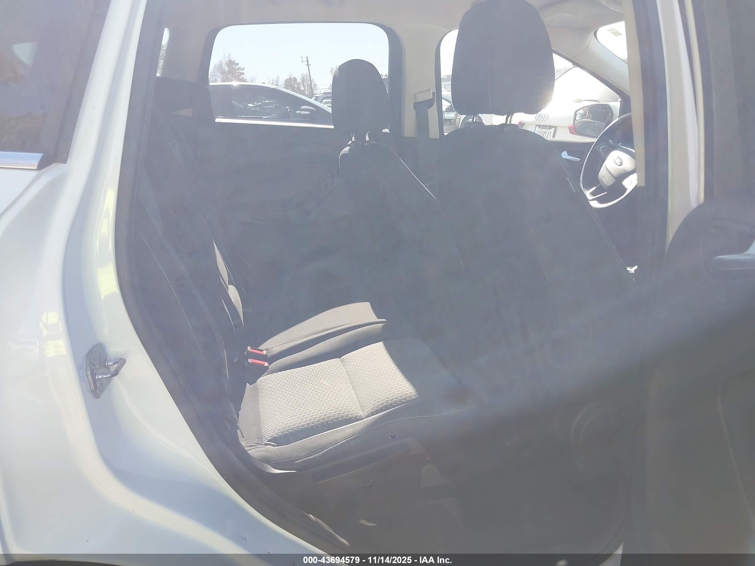 FORD ESCAPE image 8
