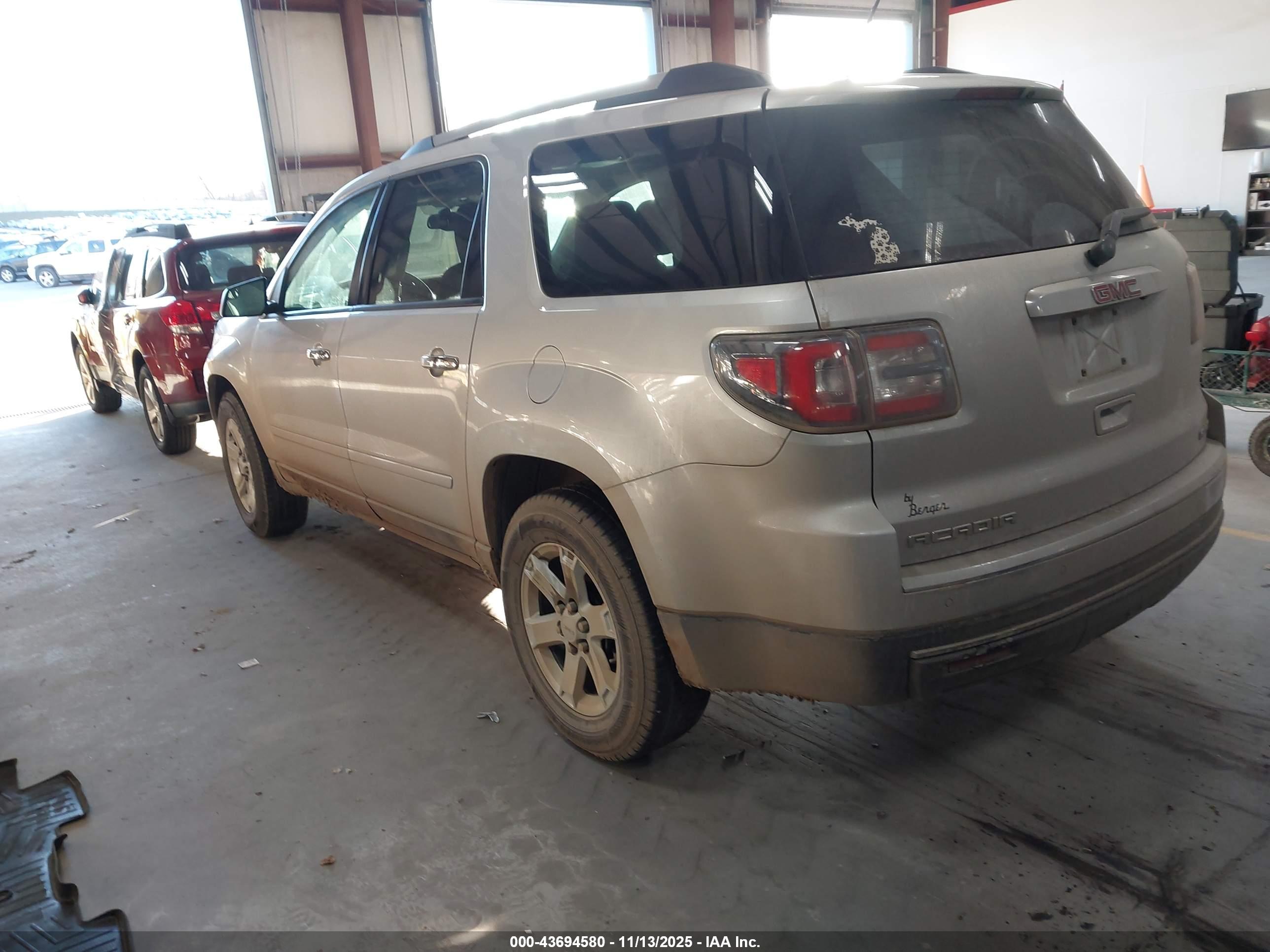 GMC ACADIA image 3