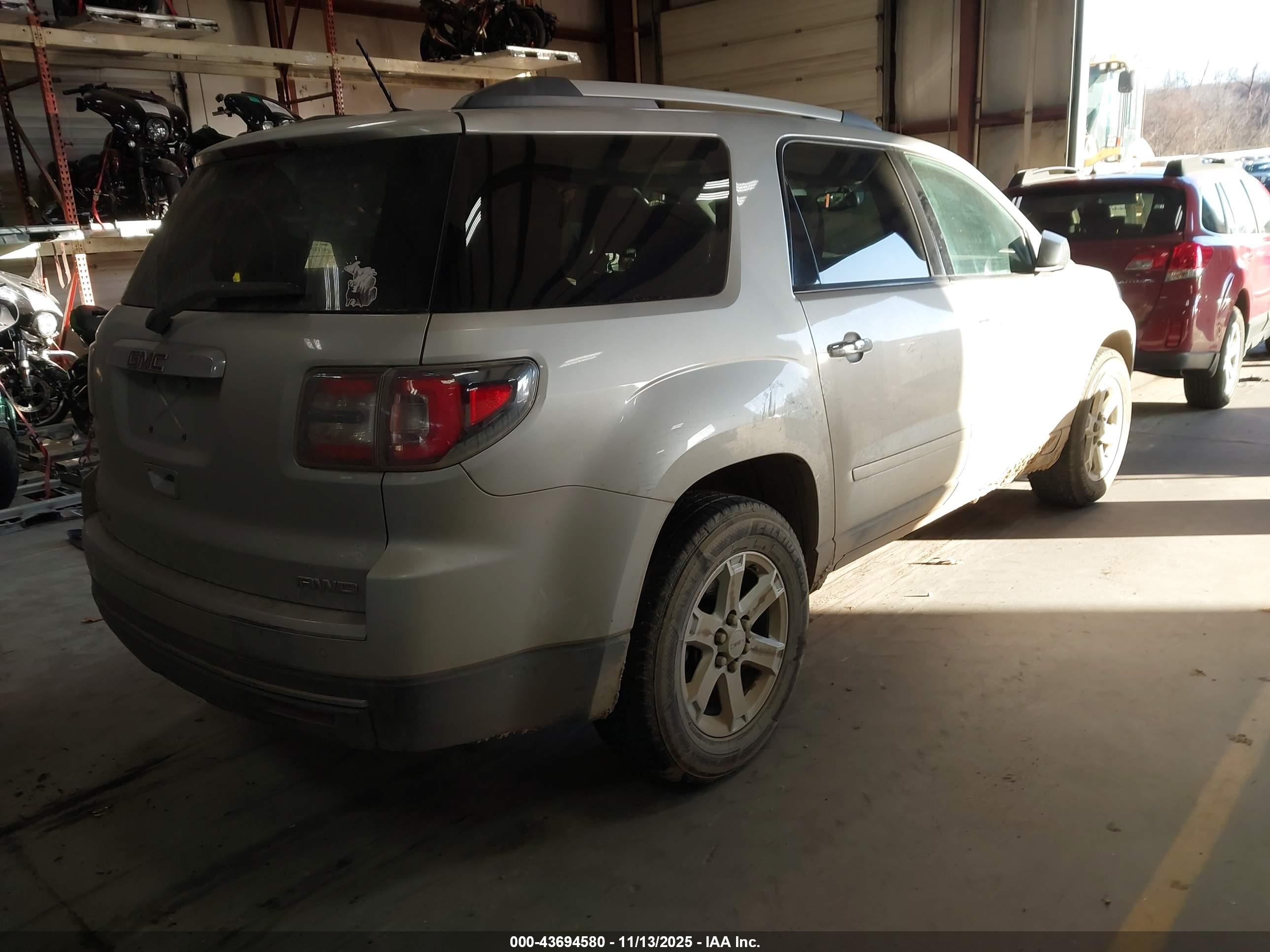 GMC ACADIA image 4