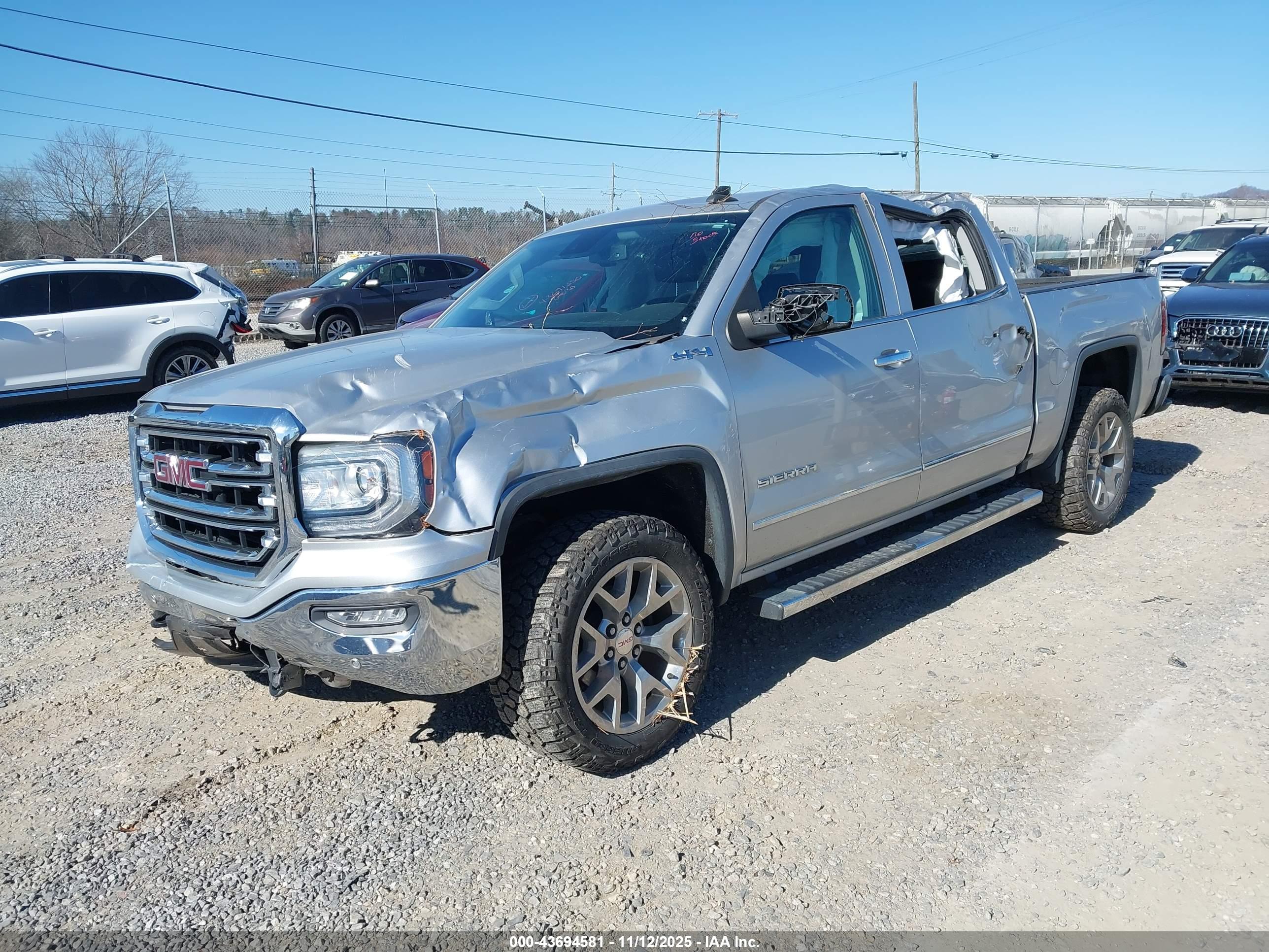GMC SIERRA image 2