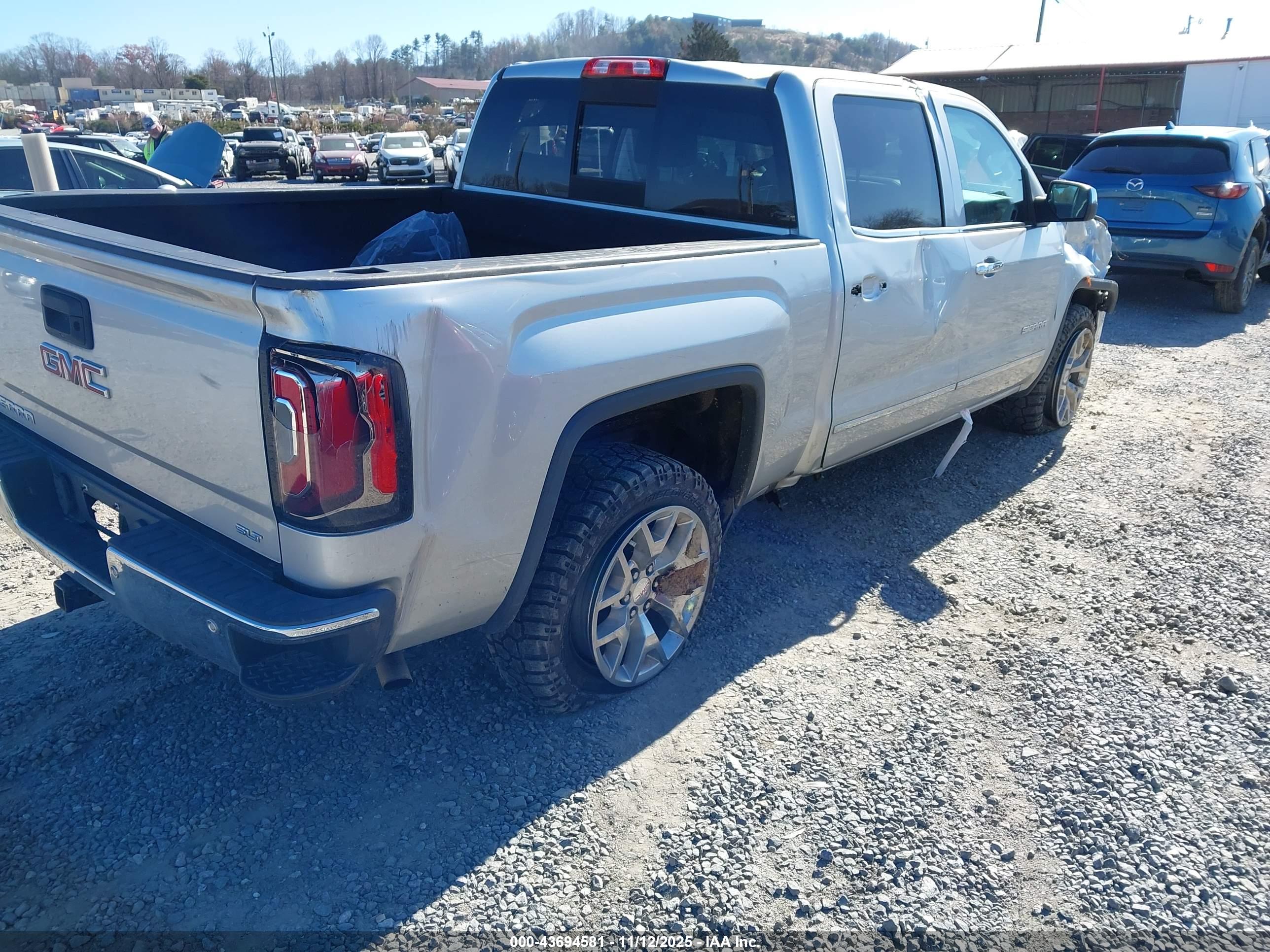GMC SIERRA image 4