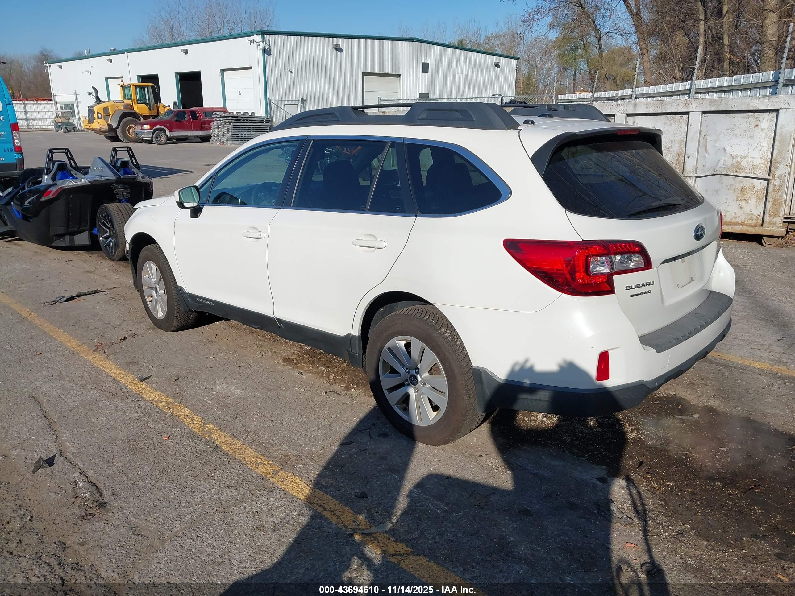 SUBARU OUTBACK image 3