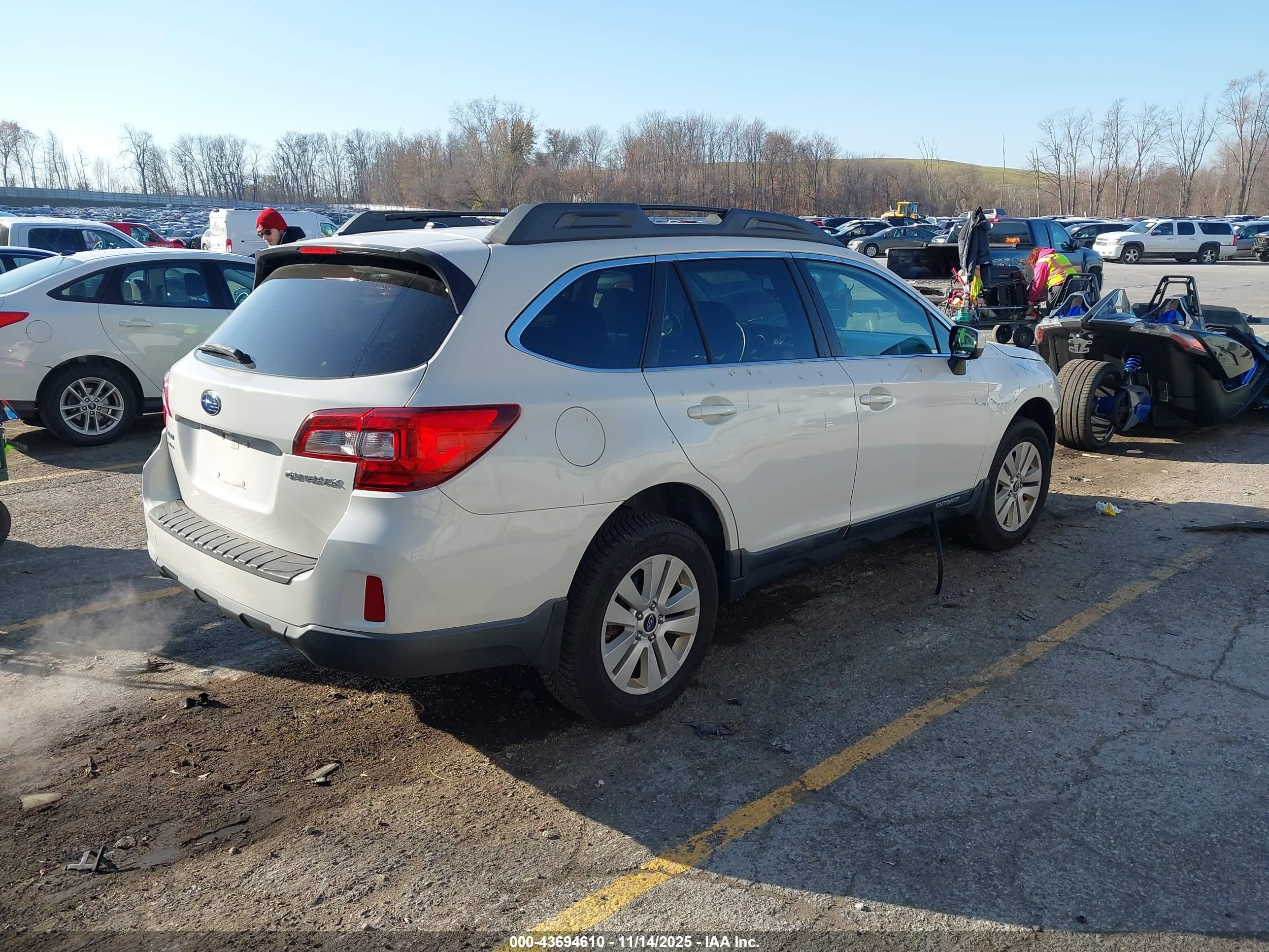 SUBARU OUTBACK image 4