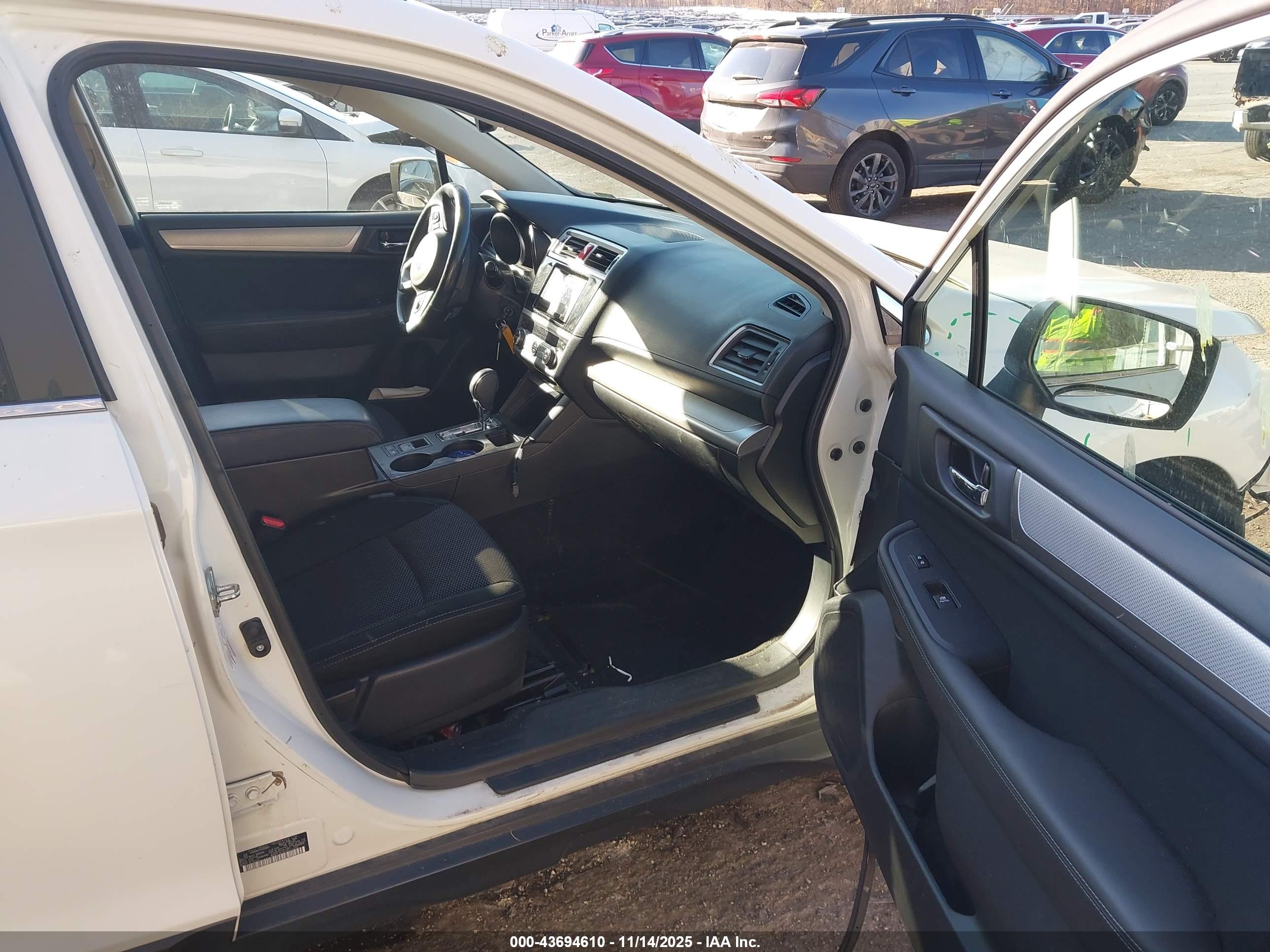 SUBARU OUTBACK image 5