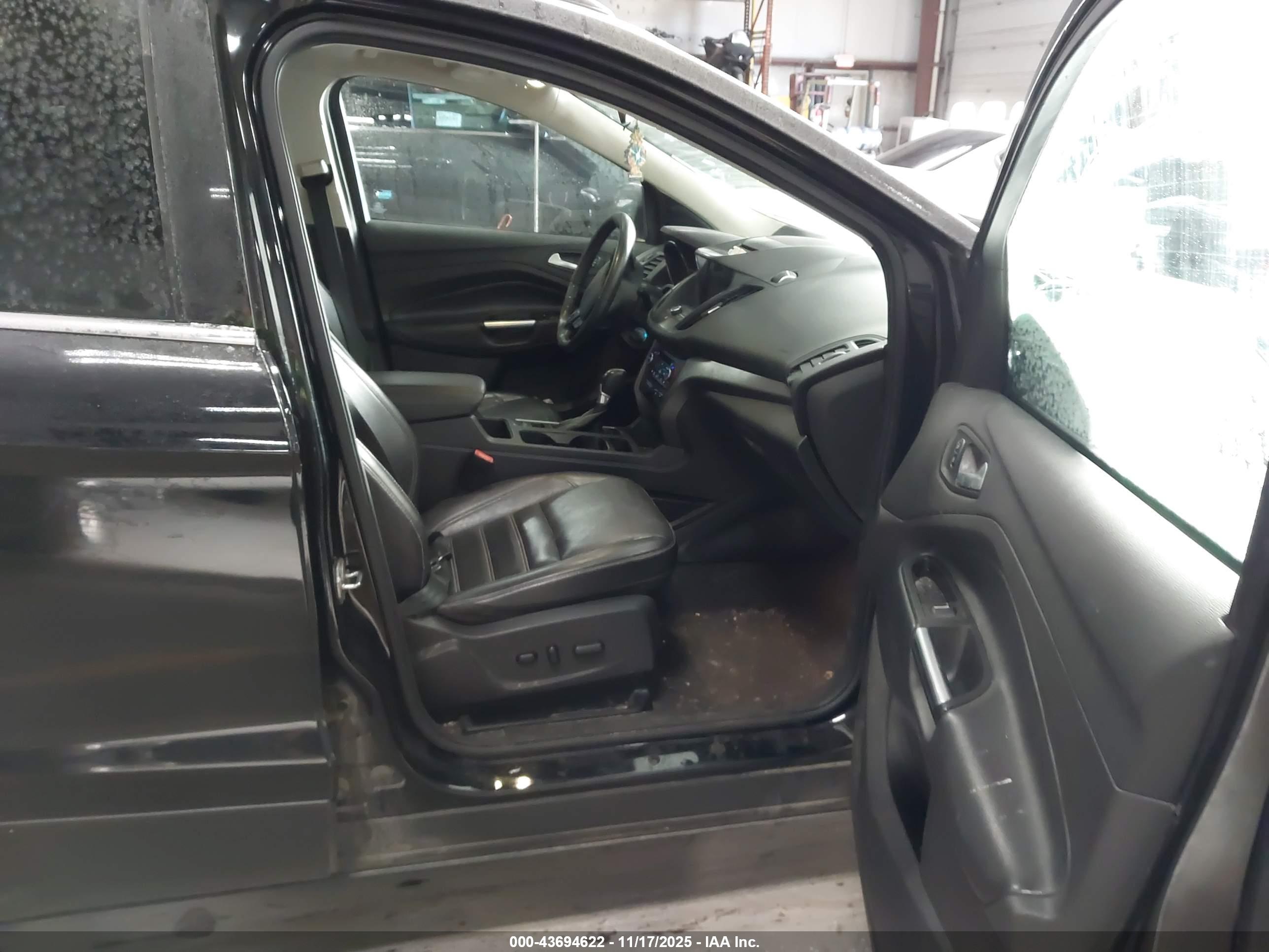 FORD ESCAPE image 5