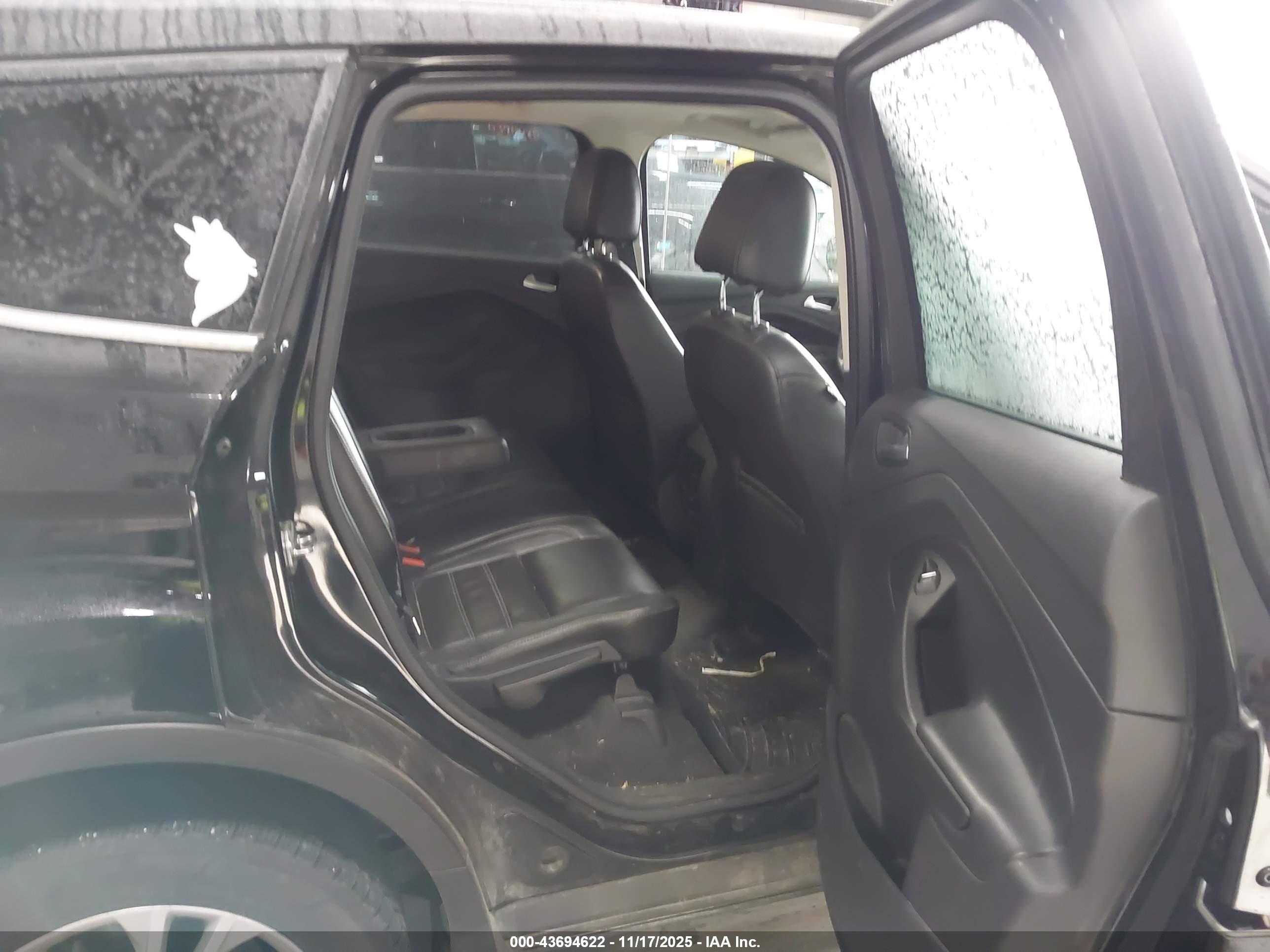 FORD ESCAPE image 8