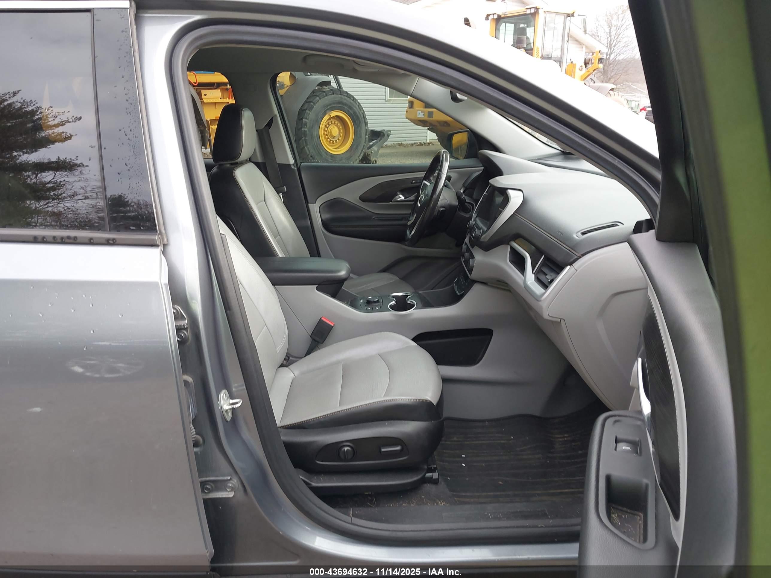 GMC TERRAIN image 5