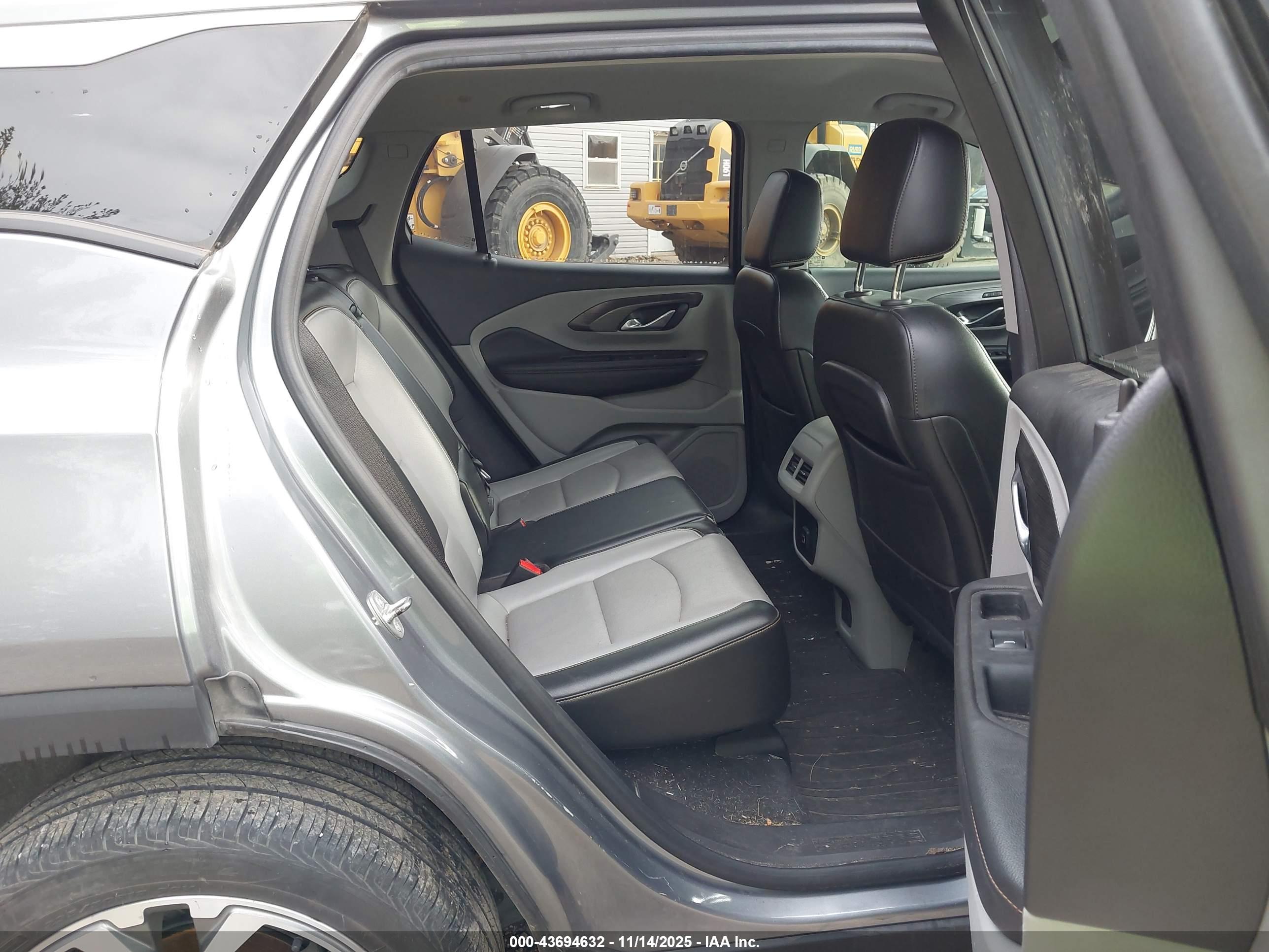 GMC TERRAIN image 8