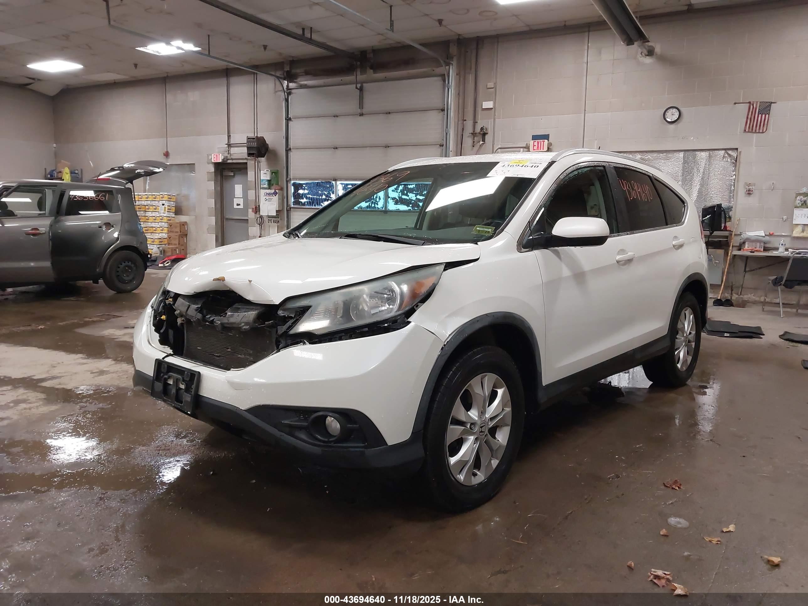 HONDA CR-V image 2