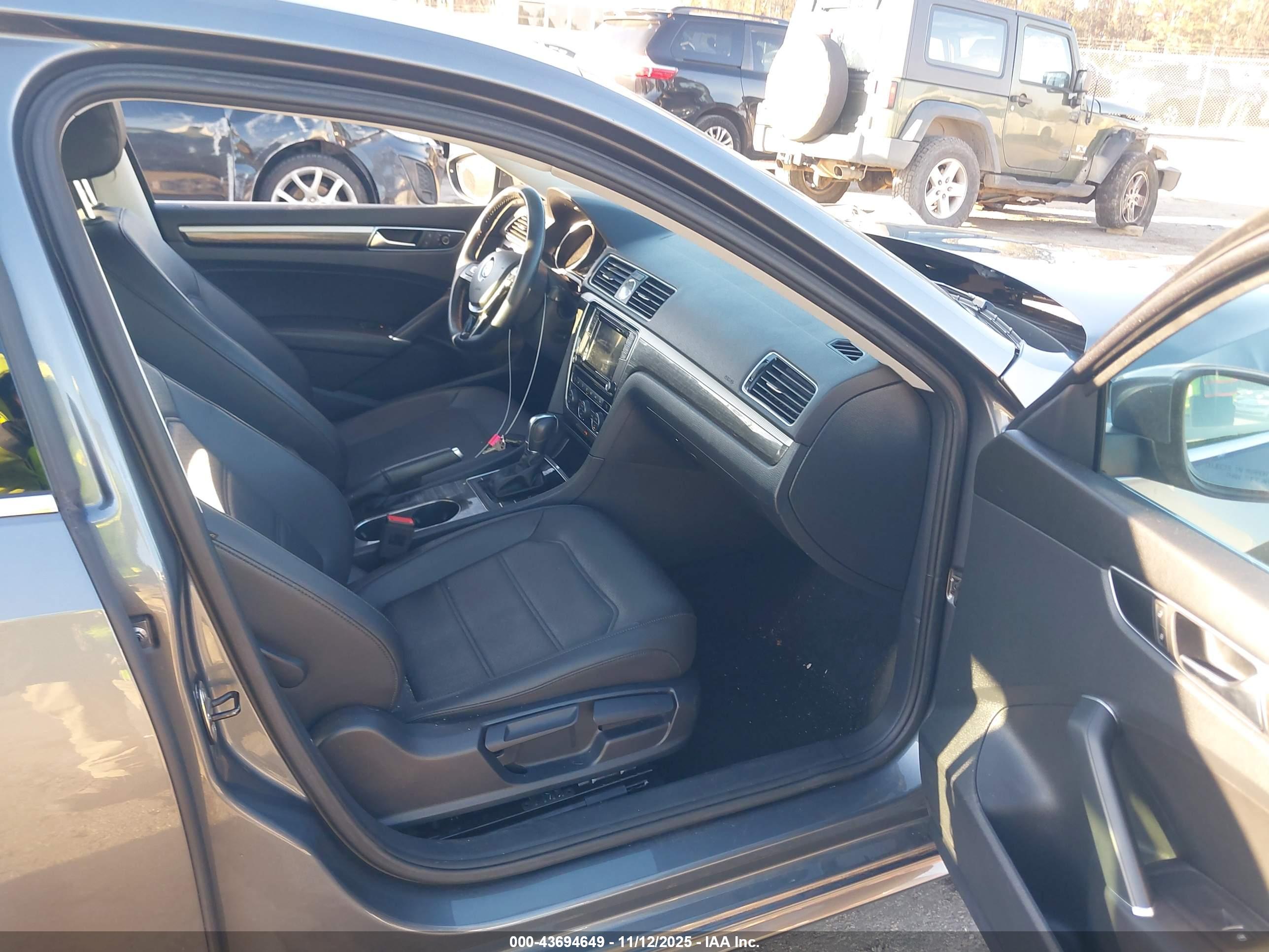 VOLKSWAGEN PASSAT image 5