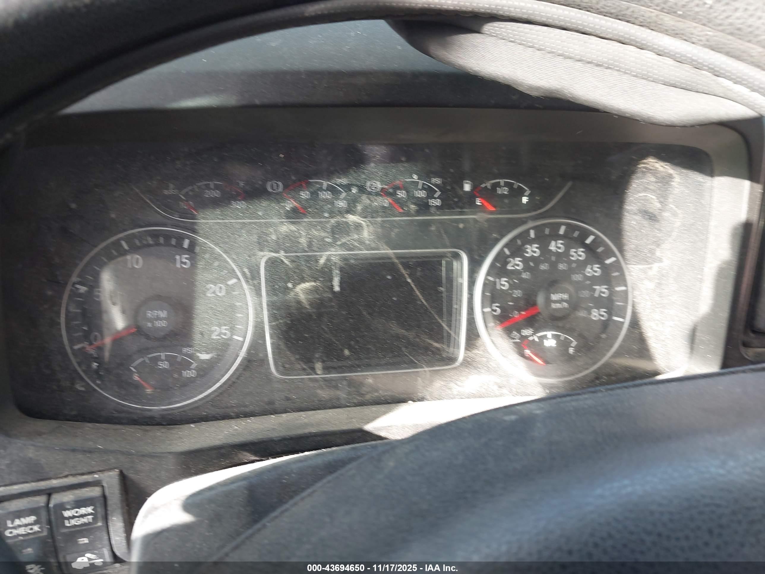 INTERNATIONAL LT image 6