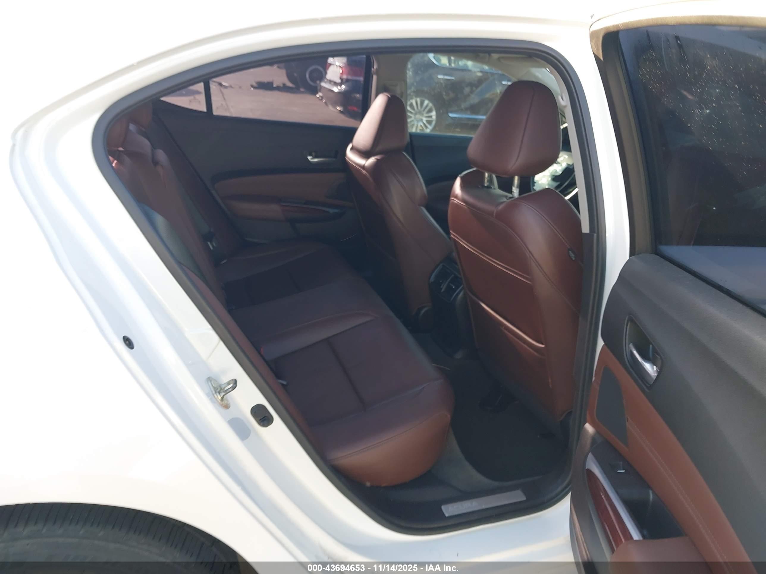 ACURA TLX image 8