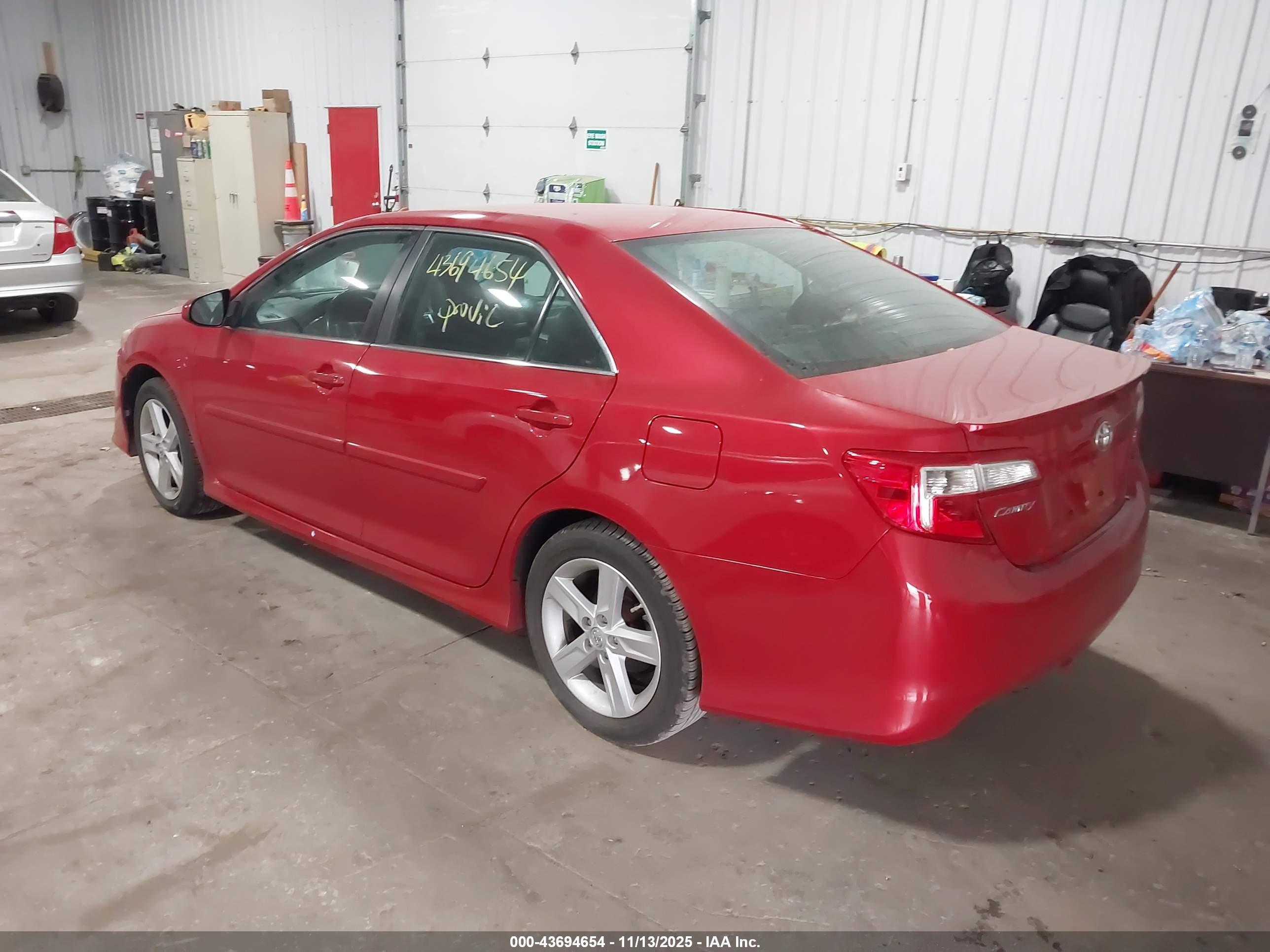 TOYOTA CAMRY image 3