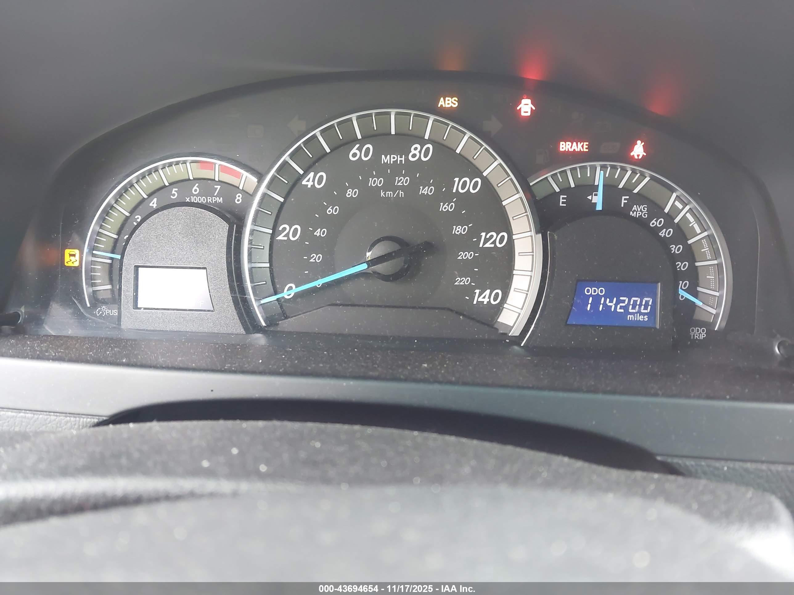 TOYOTA CAMRY image 7