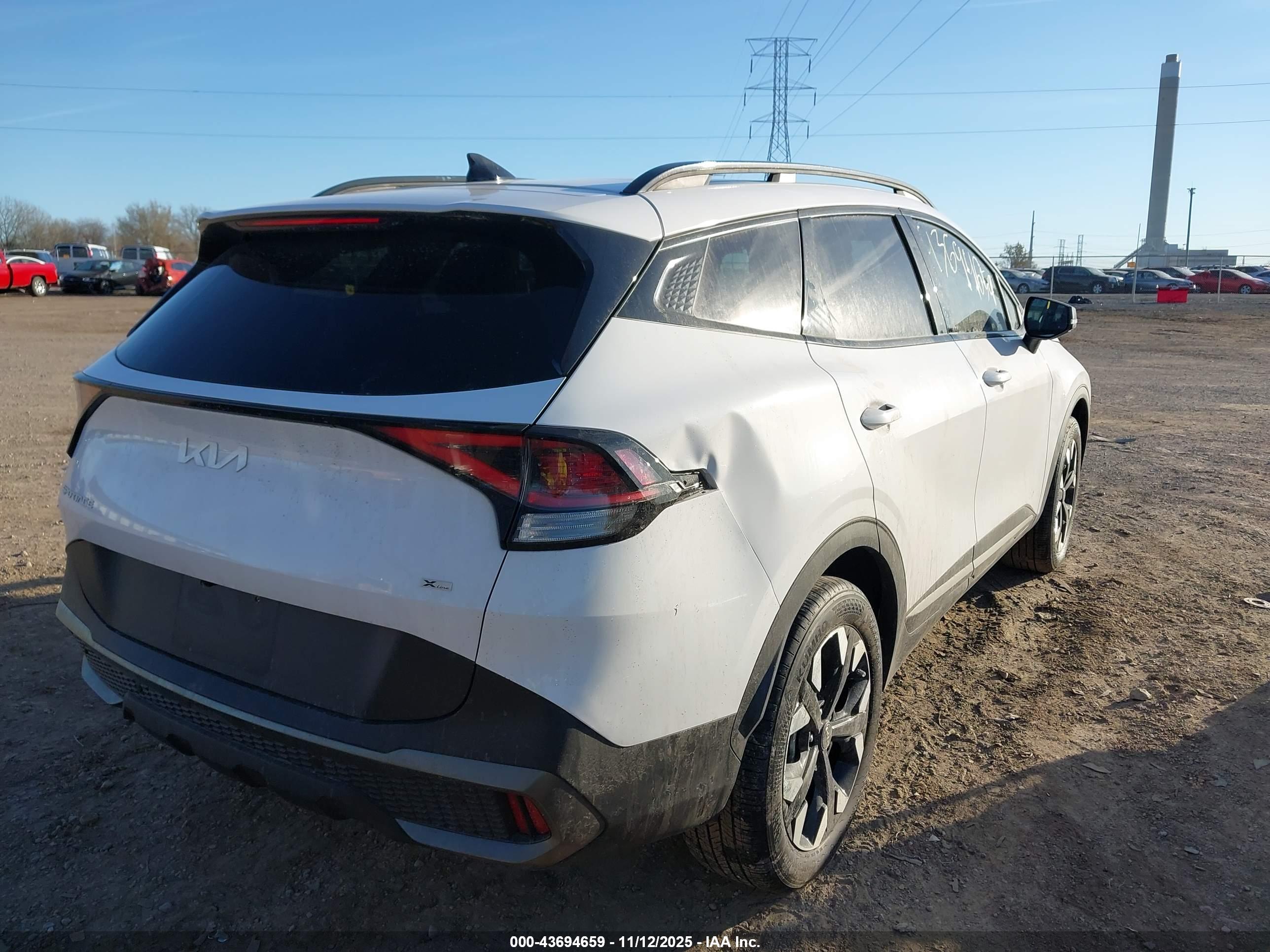 KIA SPORTAGE image 4