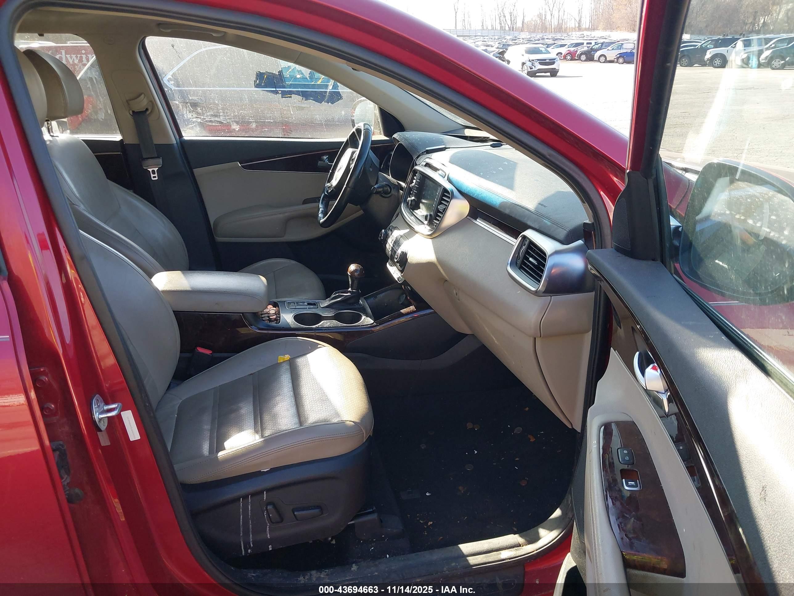 KIA SORENTO image 5