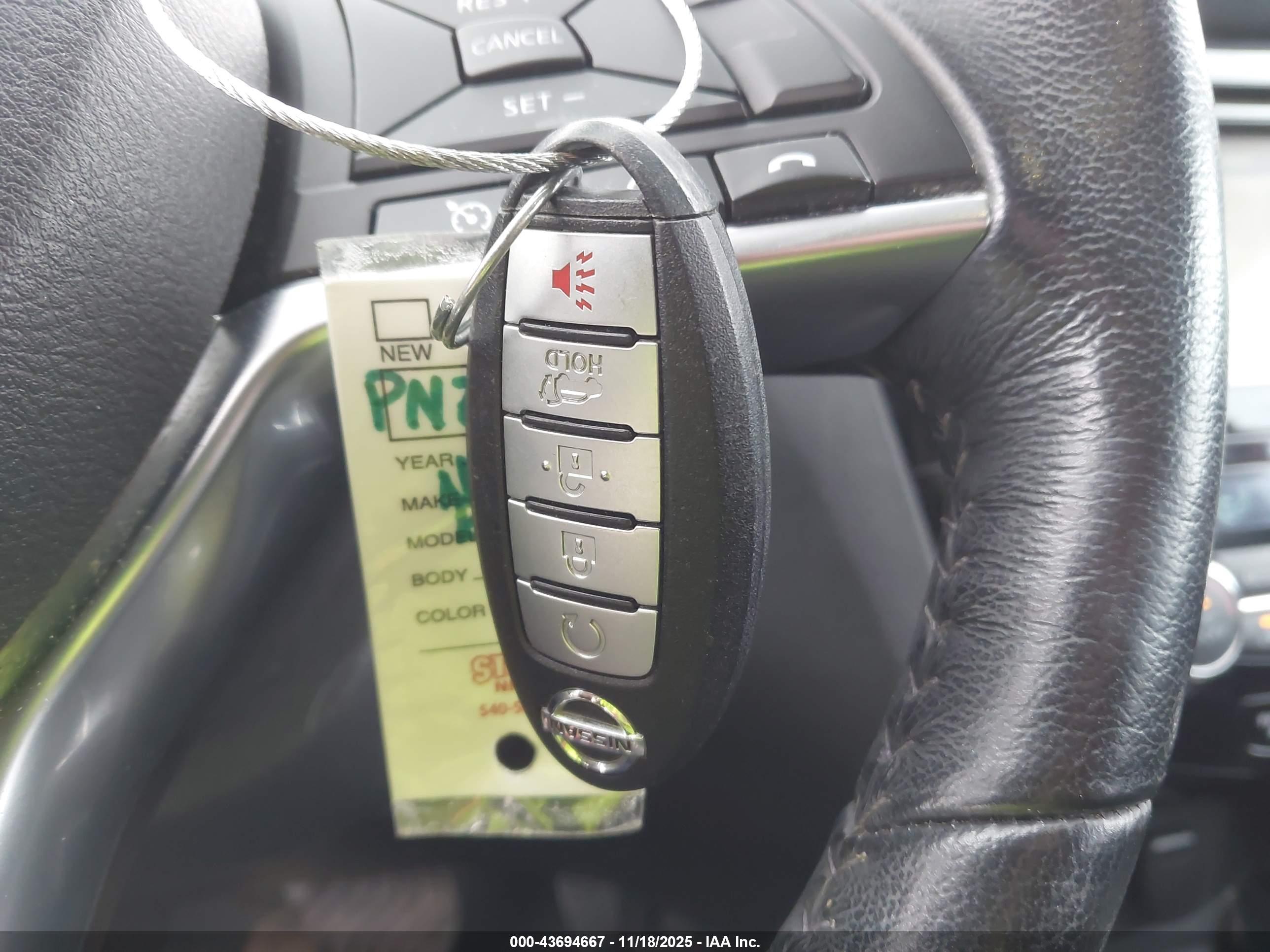 NISSAN ROGUE image 11
