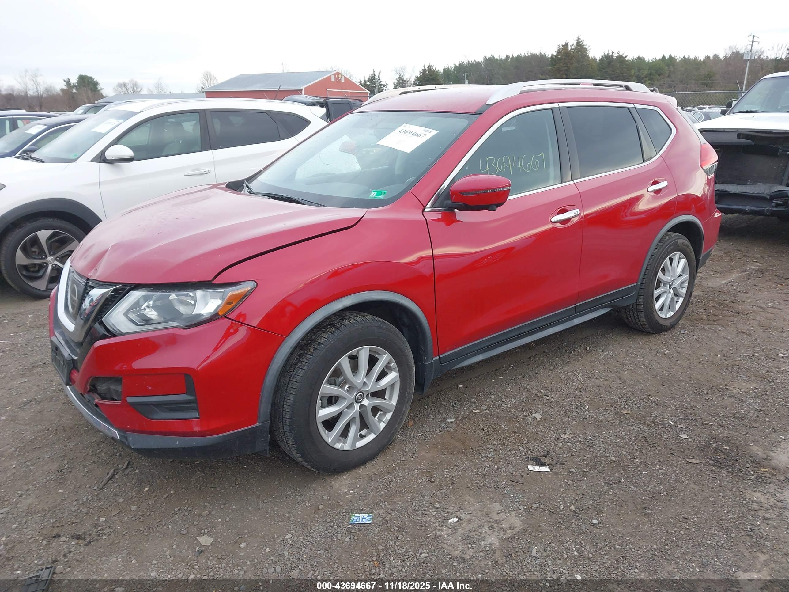 NISSAN ROGUE image 2