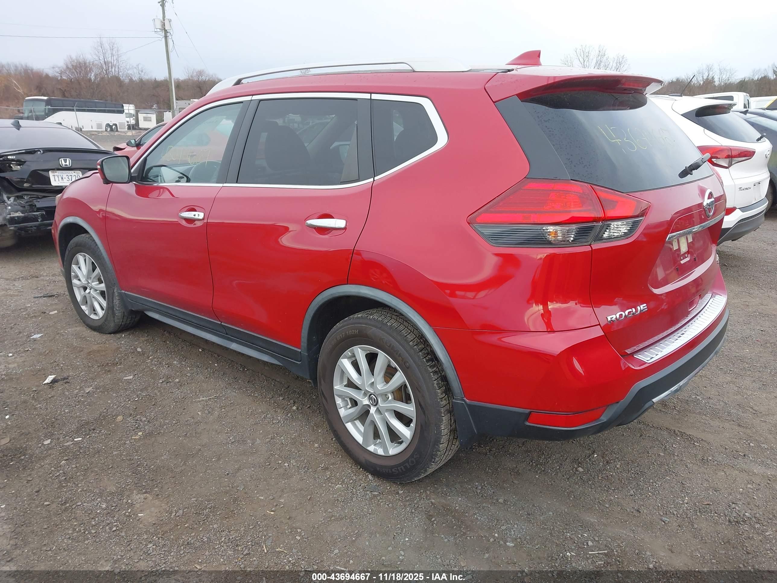 NISSAN ROGUE image 3