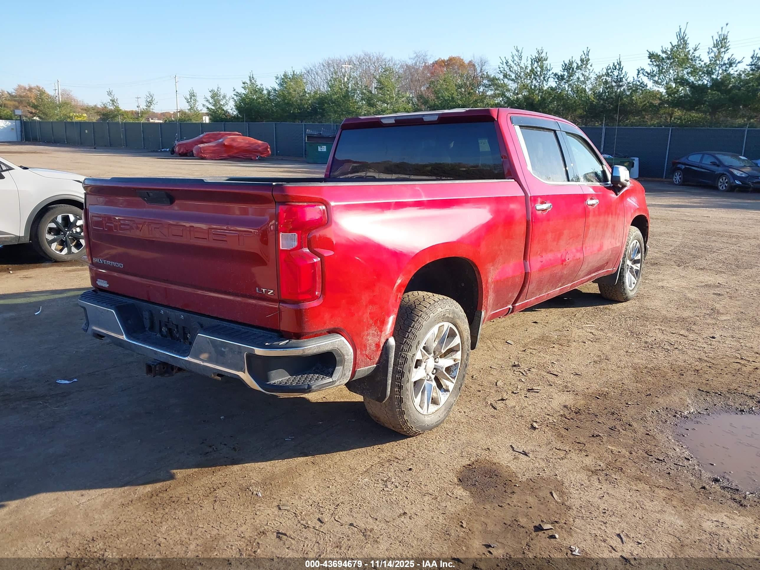 CHEVROLET SILVERADO image 4