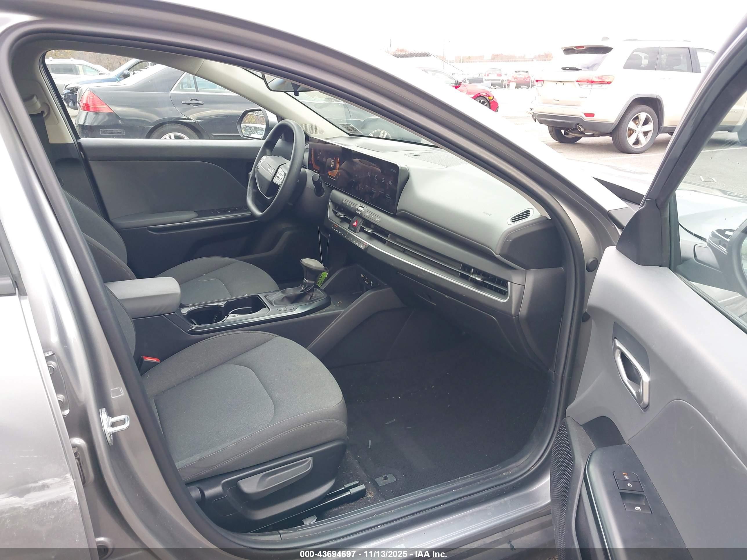 KIA K4 image 5
