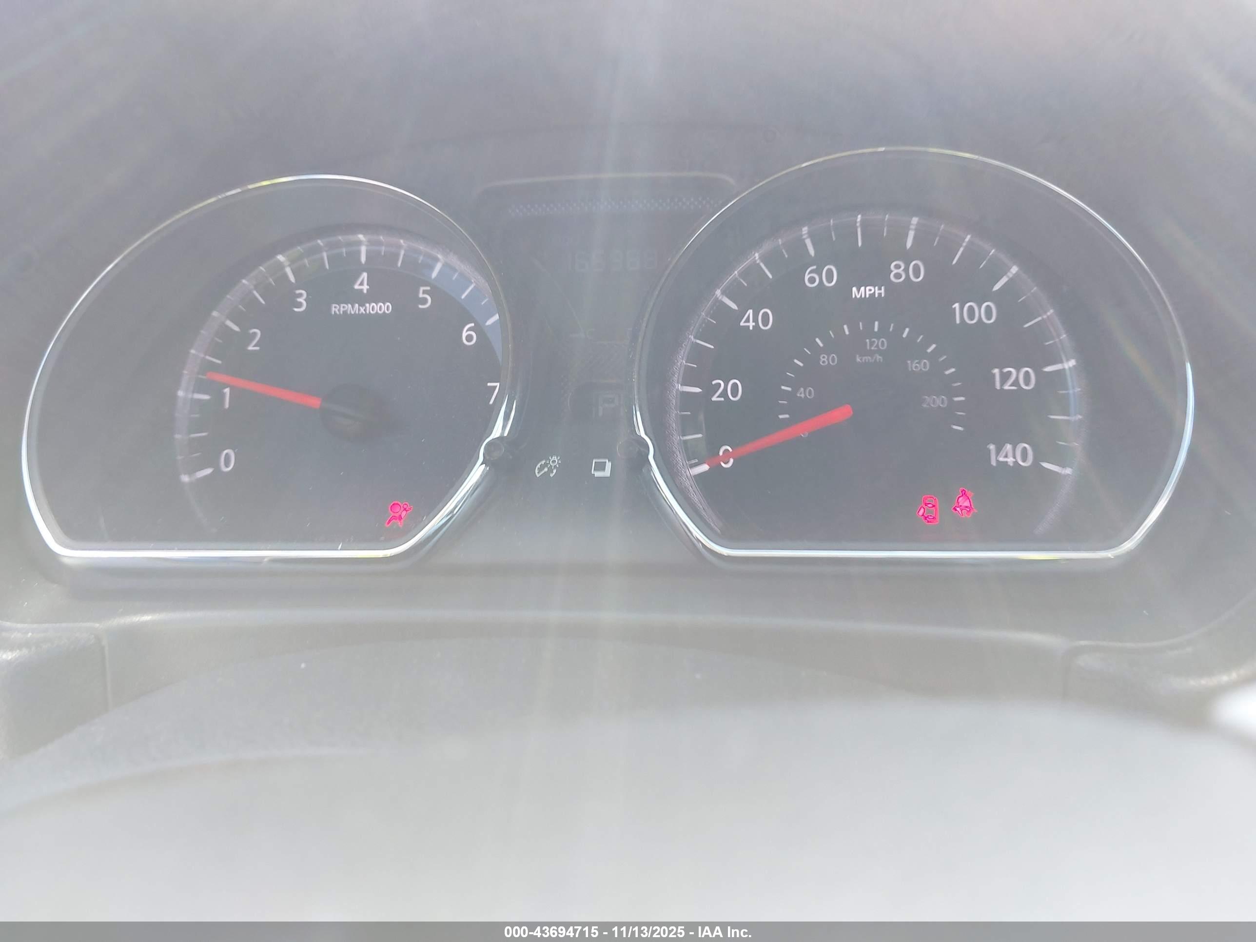 NISSAN VERSA image 7