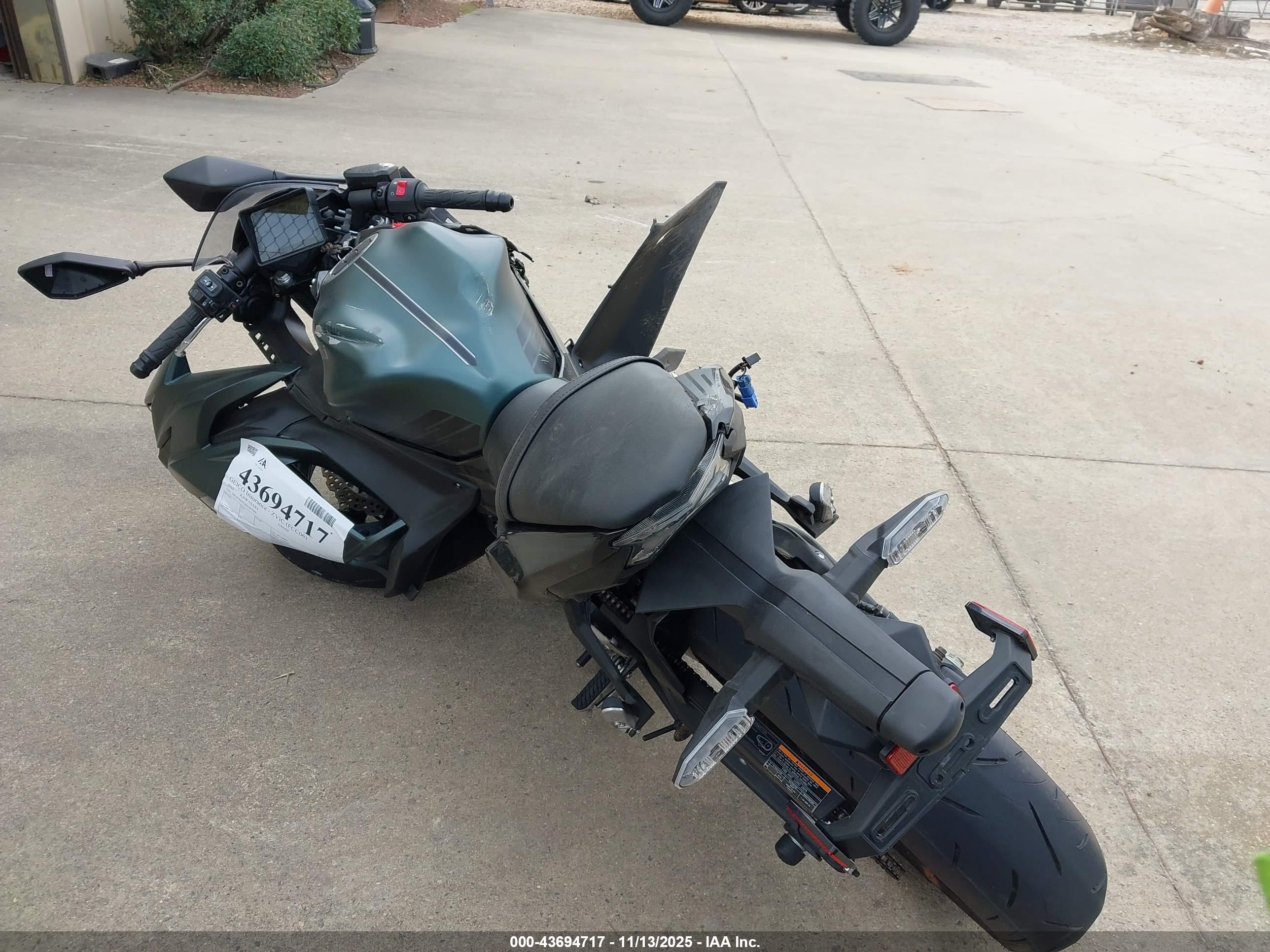 KAWASAKI EX650 image 3