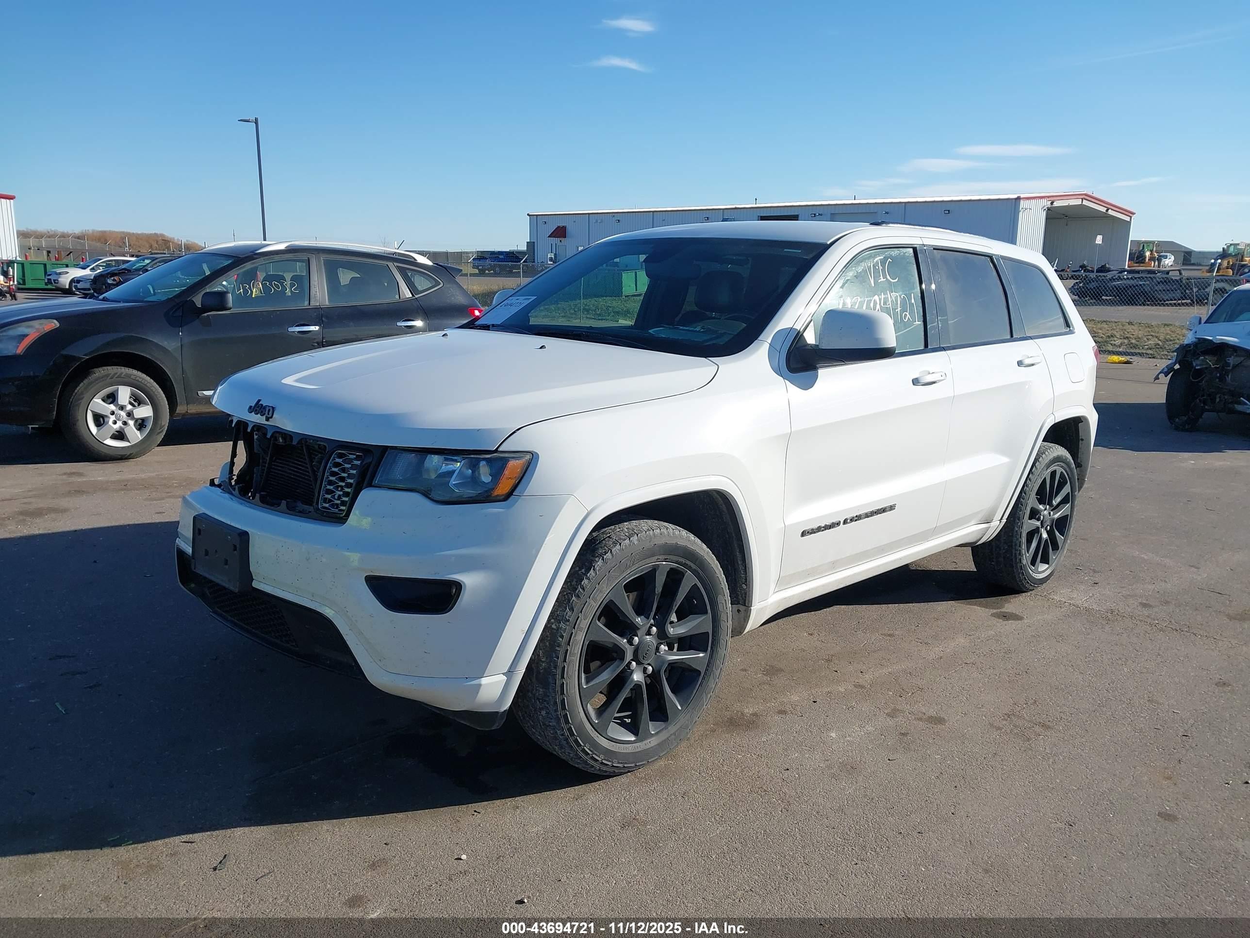 JEEP GRAND image 2