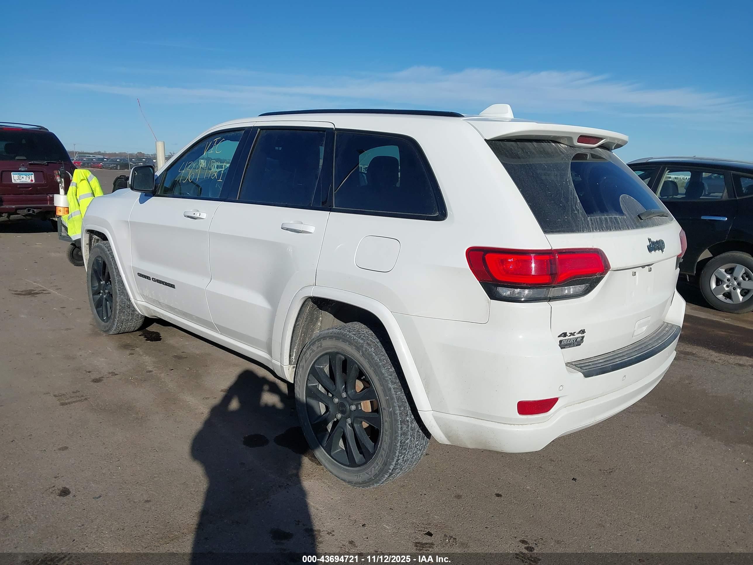 JEEP GRAND image 3